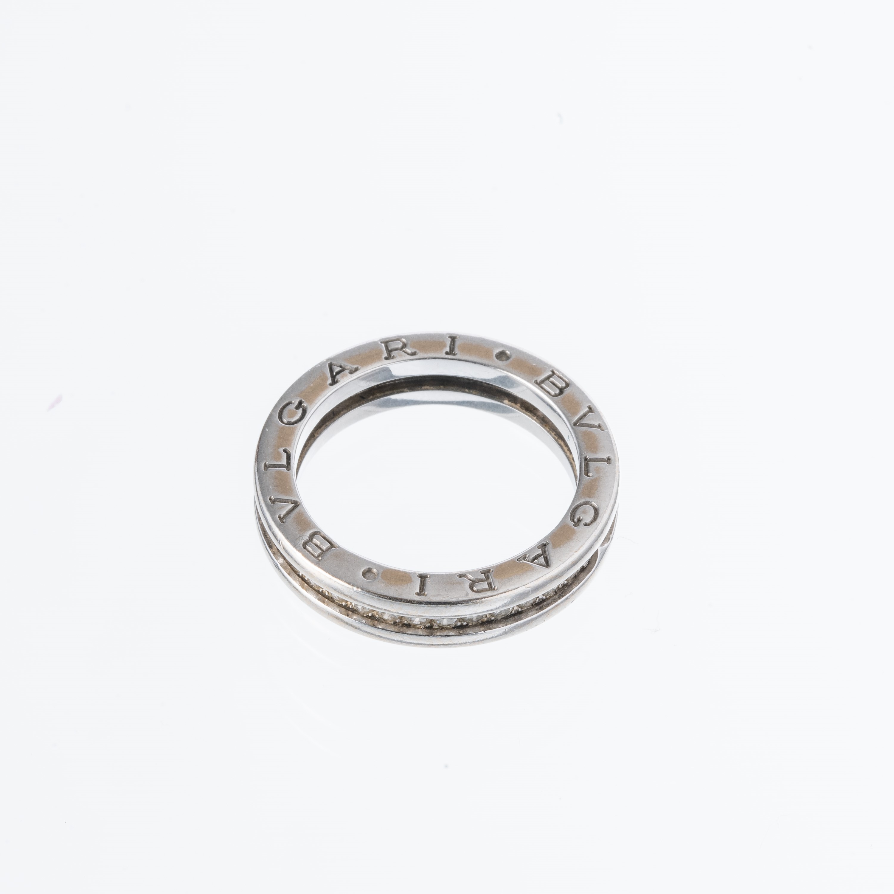 Bulgari - Anello “Parentesi” in oro bianco 18 kt con diamanti