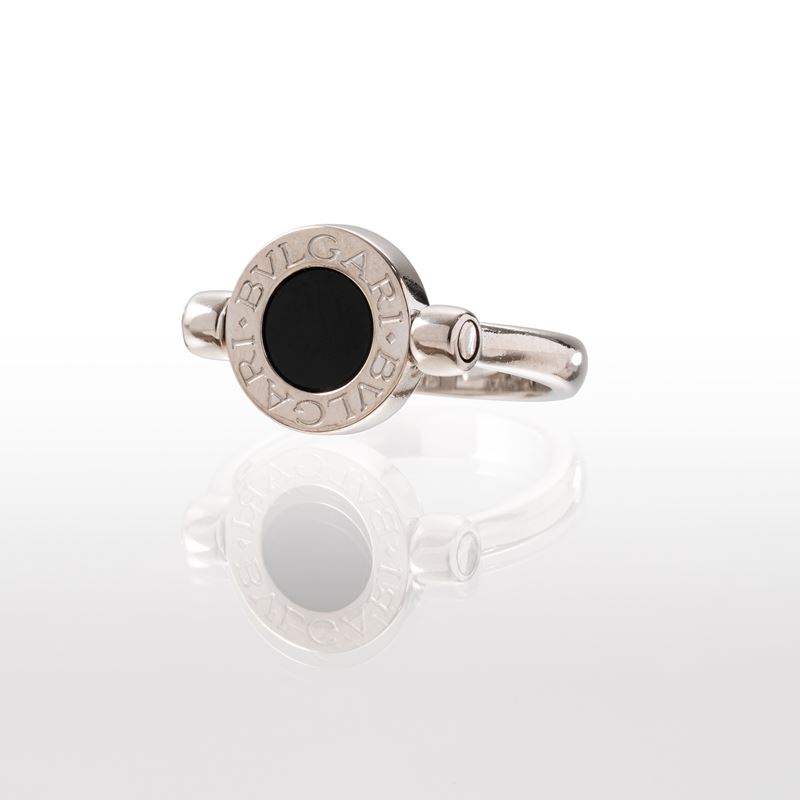 Anello Bulgari Bulgari in oro bianco 18 kt, onice e diamanti
