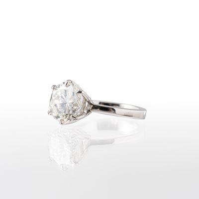 Anello in oro bianco 18 kt con diamante naturale, taglio brillante