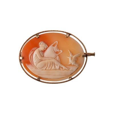 Cammeo in conchiglia bordato in oro 18 kt, 38x30 mm