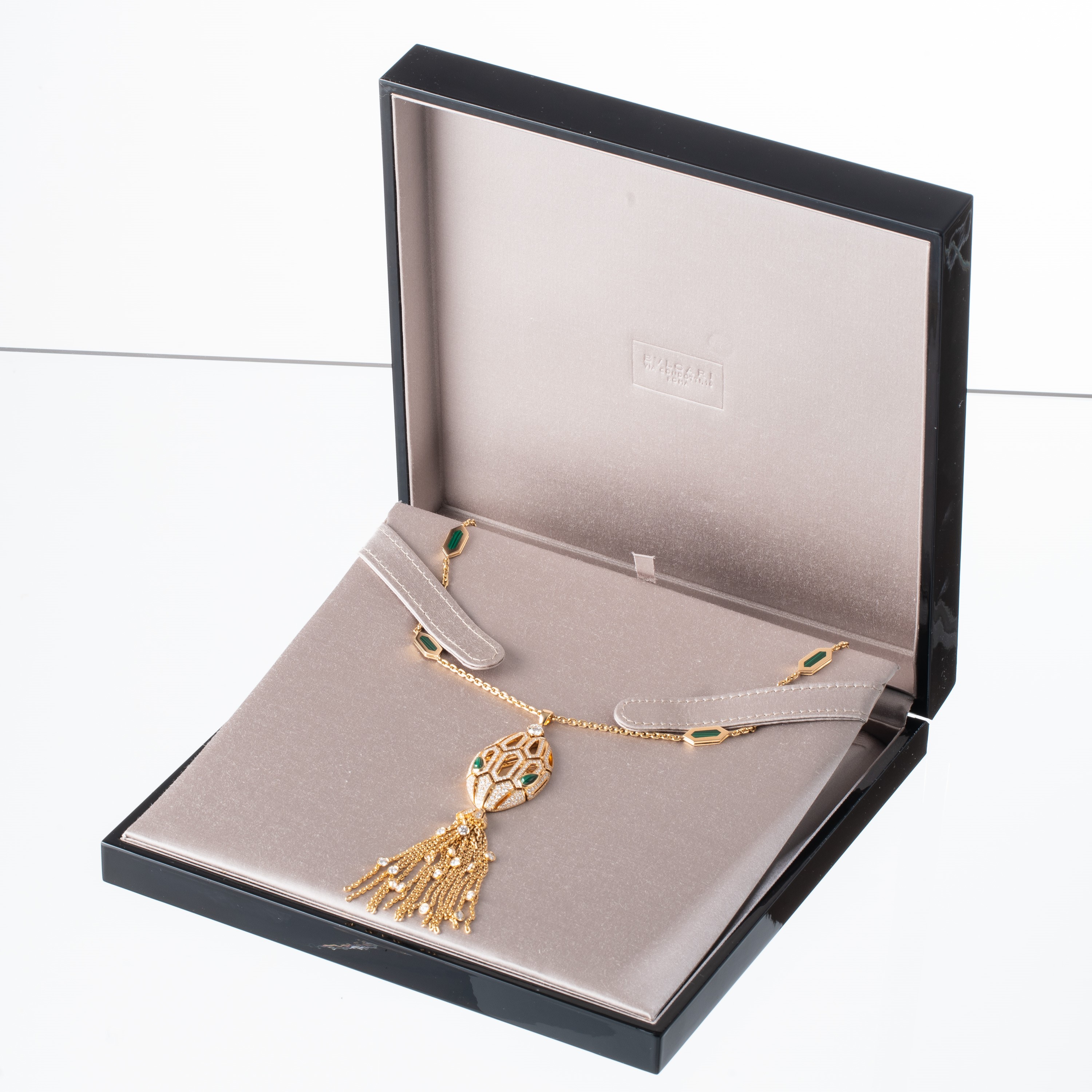 Bulgari - Collana Serpenti seduttori in oro giallo 18 kt con diamanti e malachite