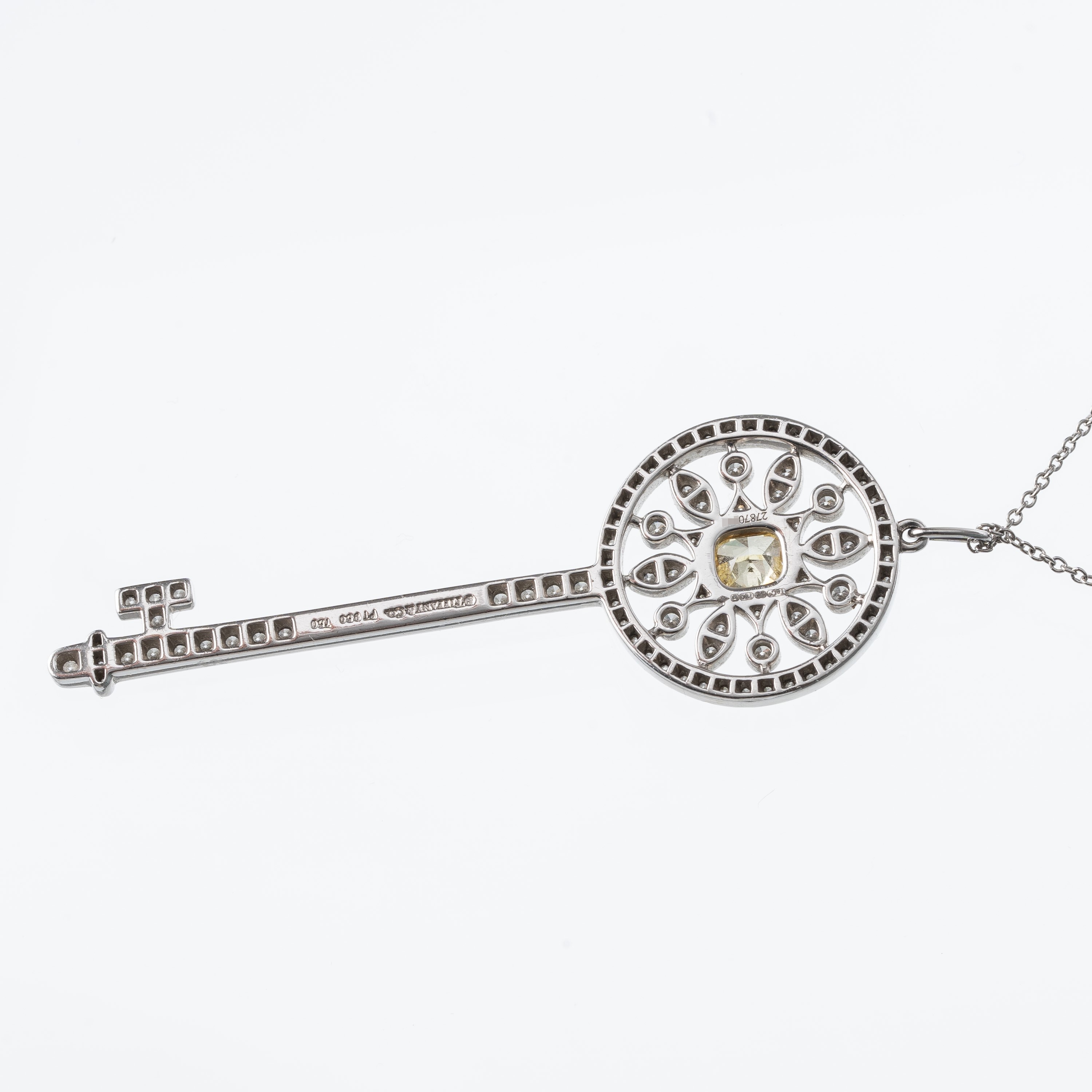 Tiffany & Co - Collana con chiave in platino e diamanti Cushion