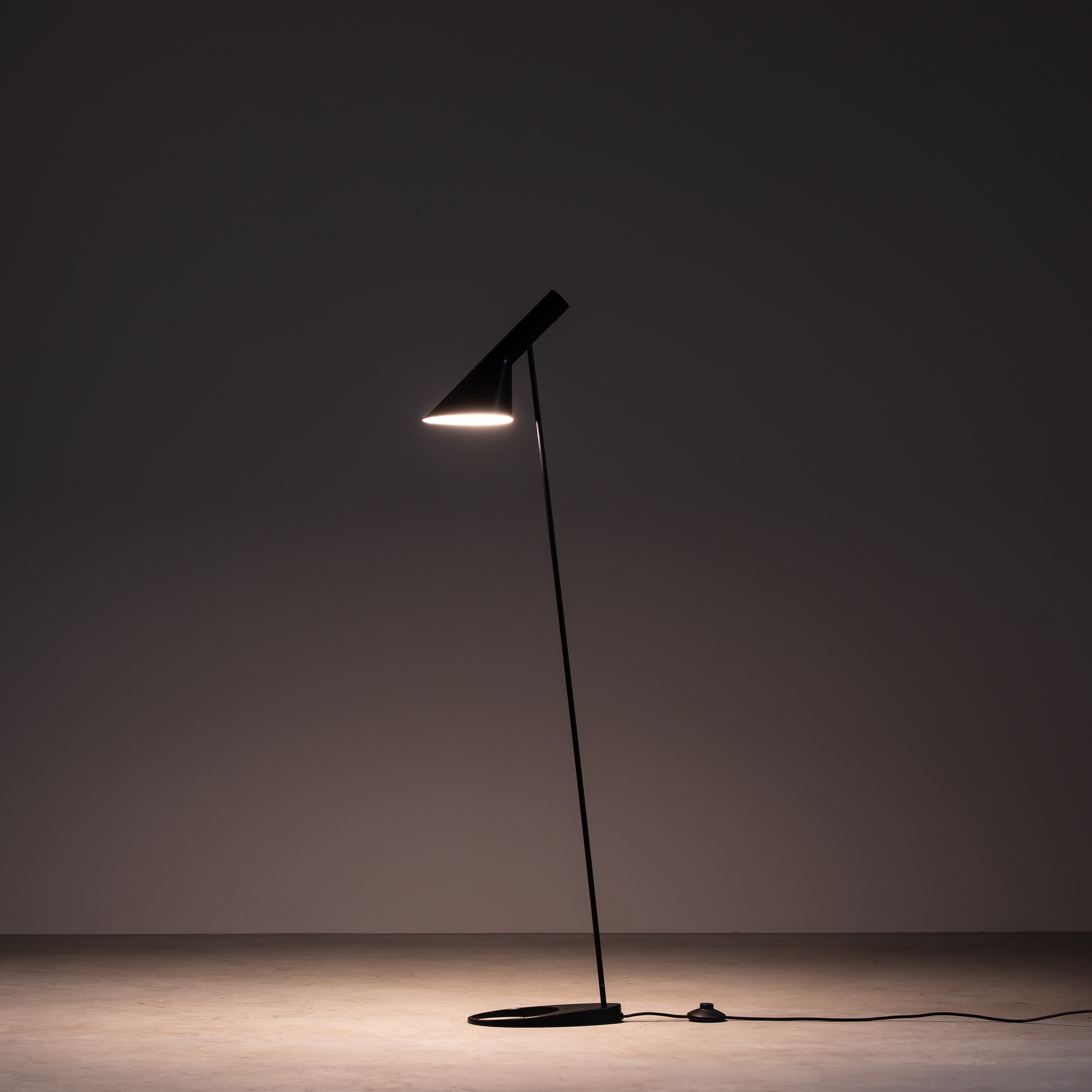 Arne Jacobsen - Piantana 'AJ'
