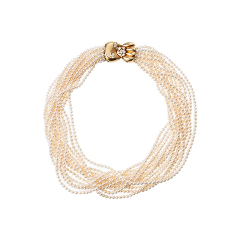 Girocollo in perline, chiusura in oro giallo 18 kt con brillanti