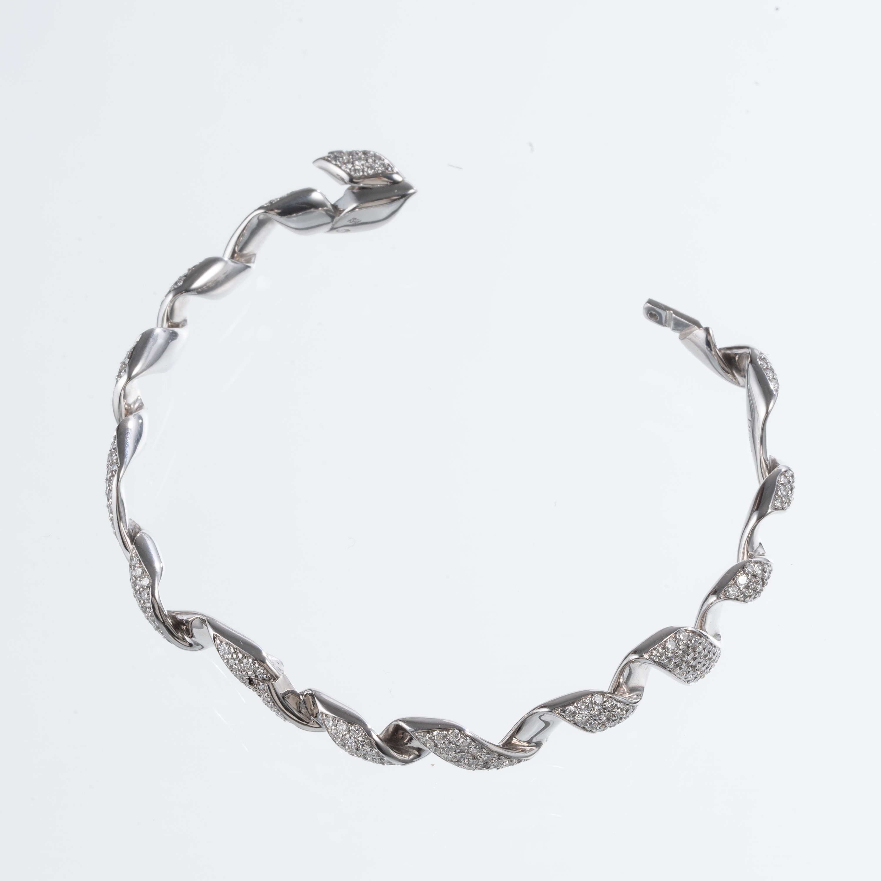 Dior, Bracciale in oro bianco 18 kt con diamanti (Ref. 076034)