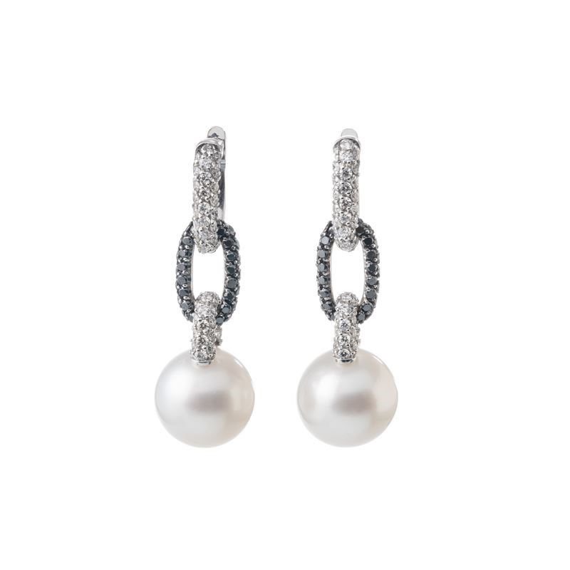 Orecchini, Oro bianco 18 kt con perle coltivate e diamanti bianchi e neri