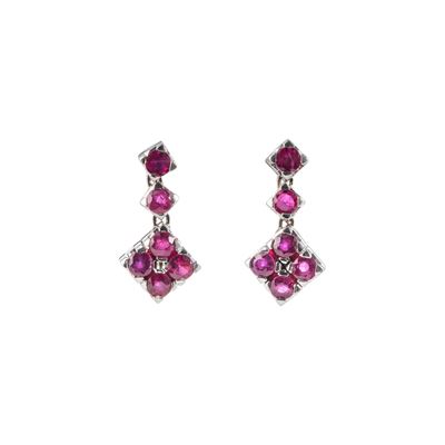 Orecchini in oro bianco 18 kt con rubini, 1,50 ct