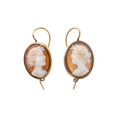 Orecchini con cammei, oro giallo 18 kt