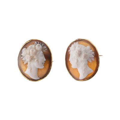 Coppia di spille con cammei, oro giallo 18 kt