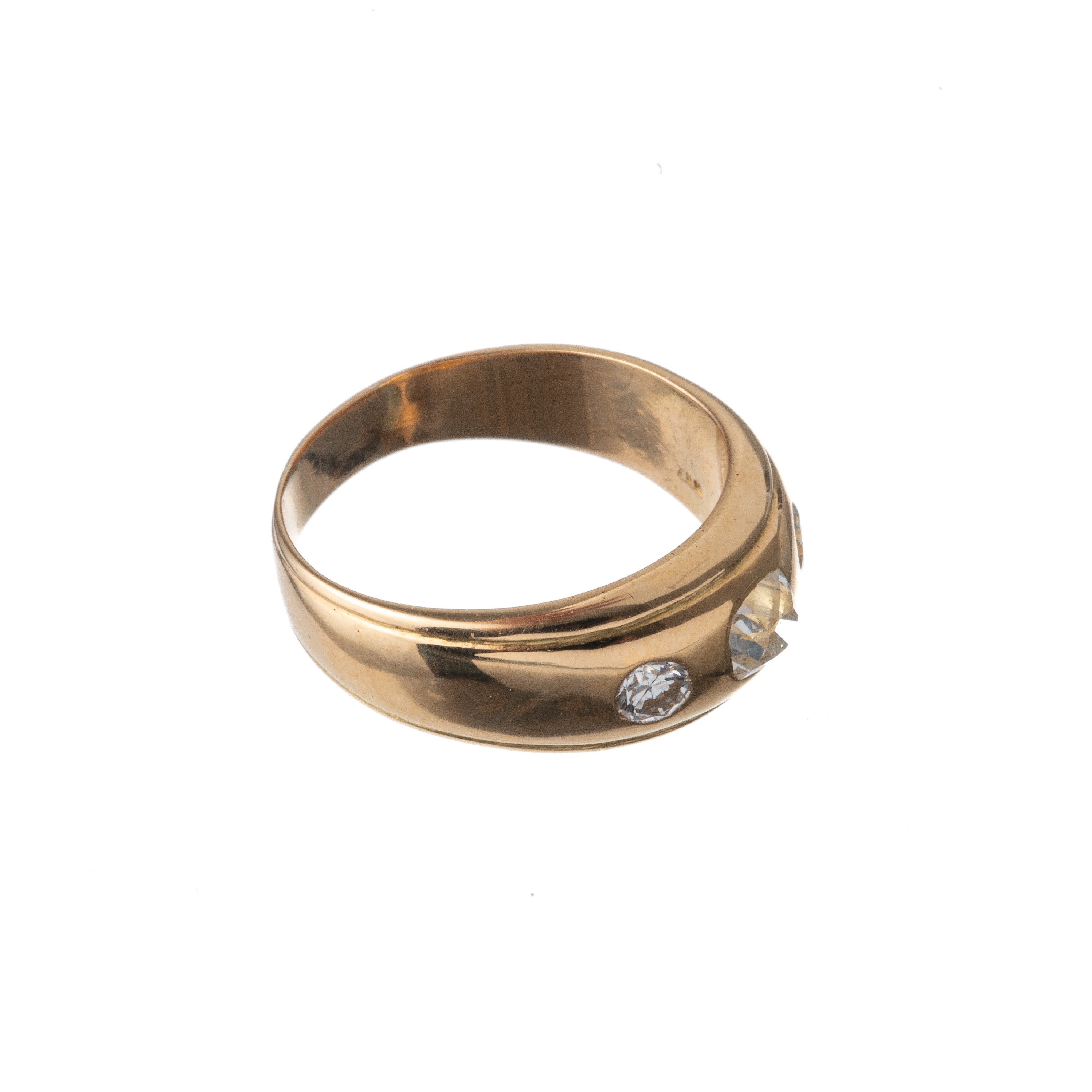 Anello a fascia in oro giallo 18 kt con tre diamanti