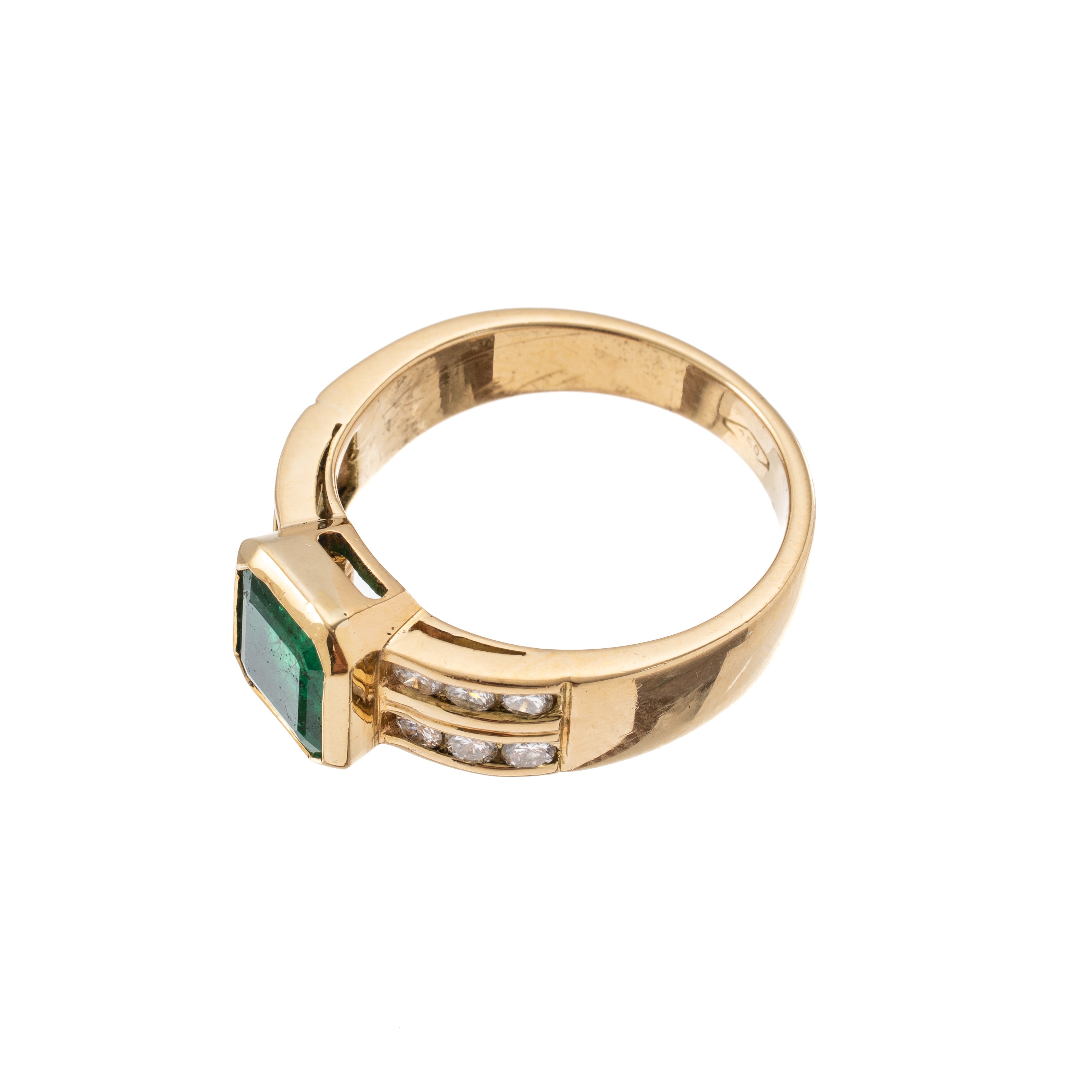 Oro giallo 18 kt, Anello con smeraldo e diamanti