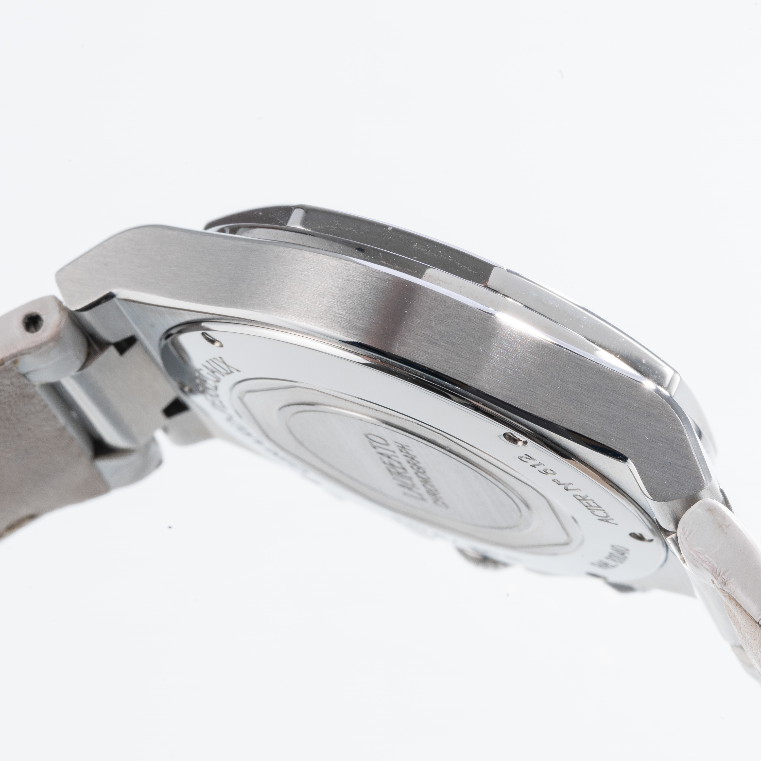 Girard Perregaux - Laureato Chrono cronografo automatico con quadrante in madreperla e ghiera in ...