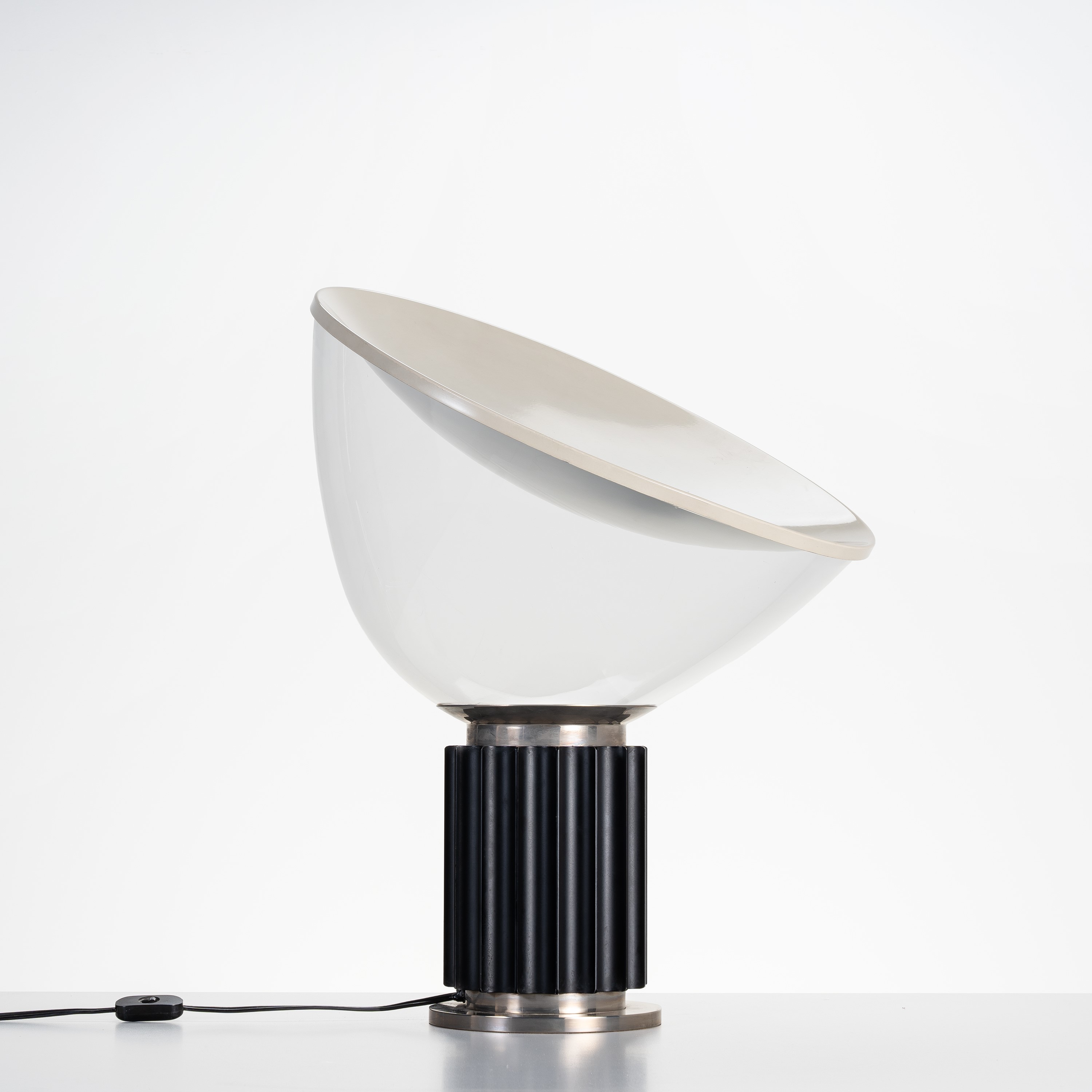 Achille e Pier Giacomo Castiglioni - Lampada da tavolo “Taccia”