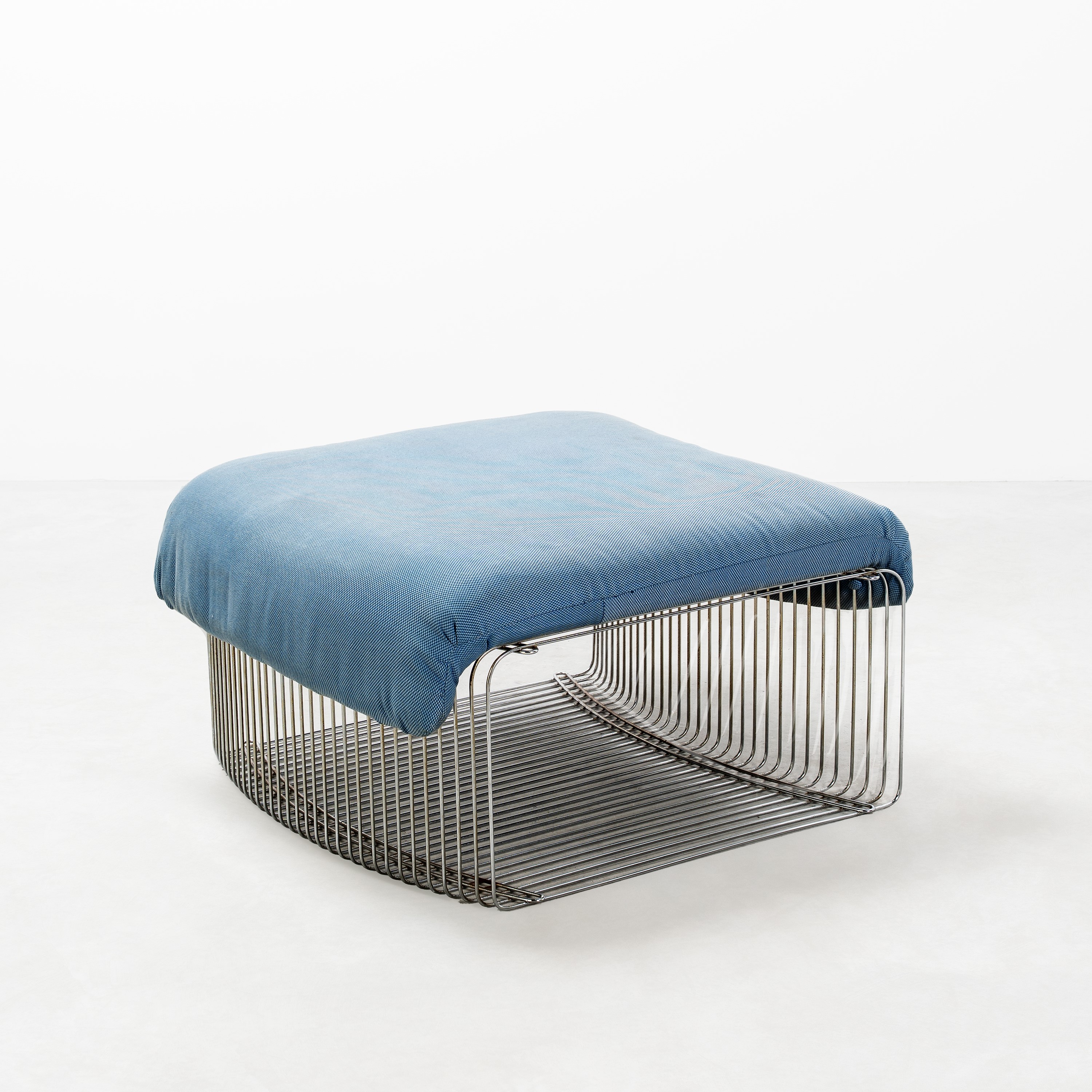 Verner Panton - Coppia di sgabelli “Pantonova” 125 T