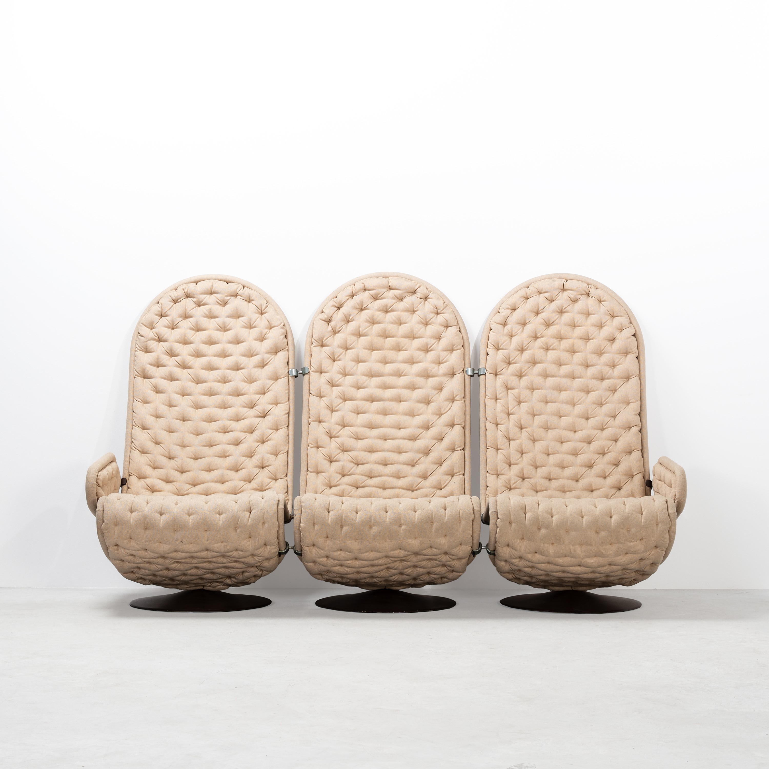 Verner Panton - Divanetto modulare e poltrone “1-2-3 Deluxe”