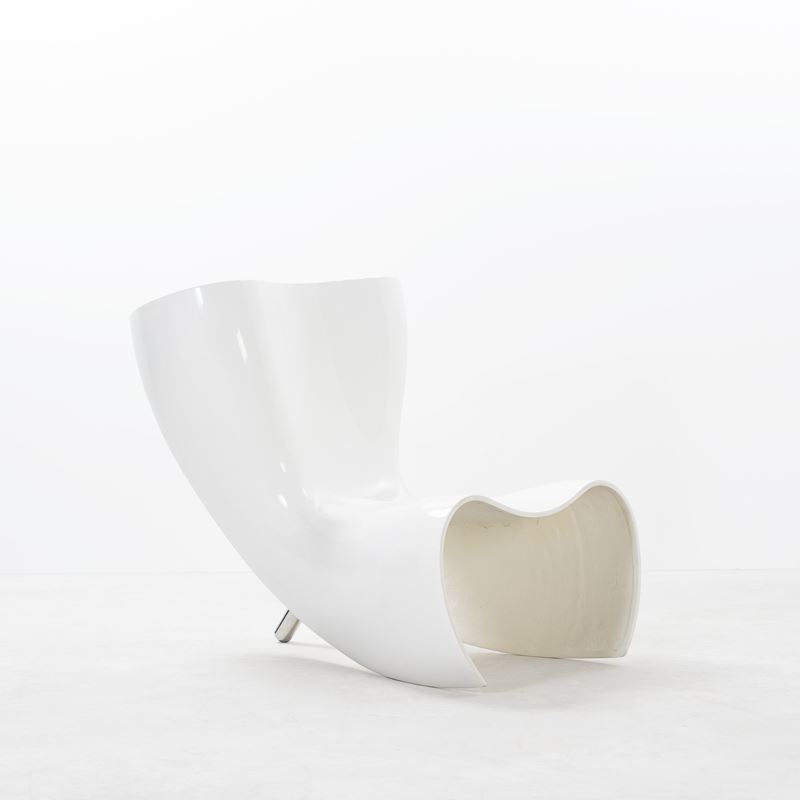 Mark Newson - Poltroncina “Felt” (1993) in vetroresina laccata e alluminio