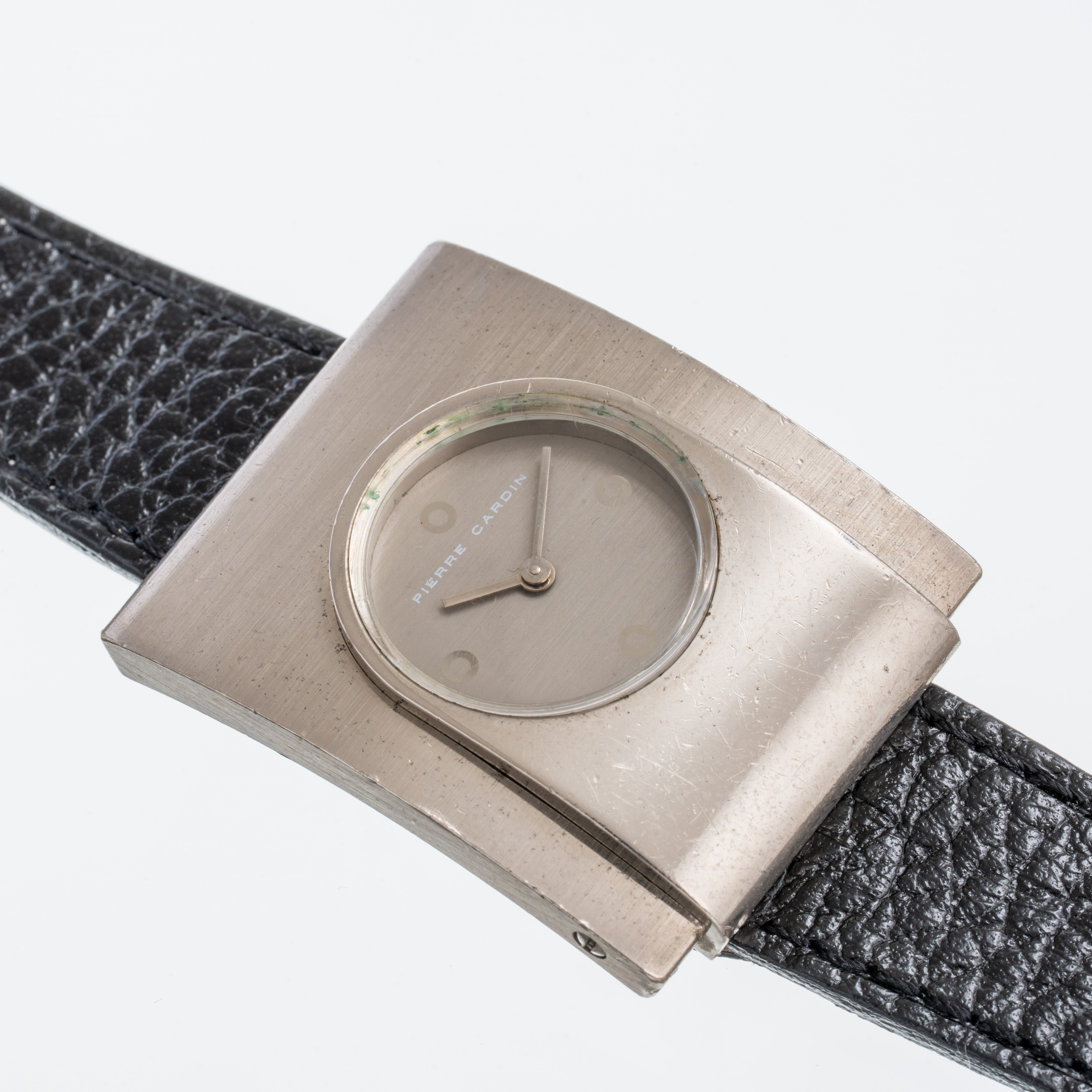 Pierre Cardin - Tank — orologio solo tempo a carica manuale con quadrante grigio
