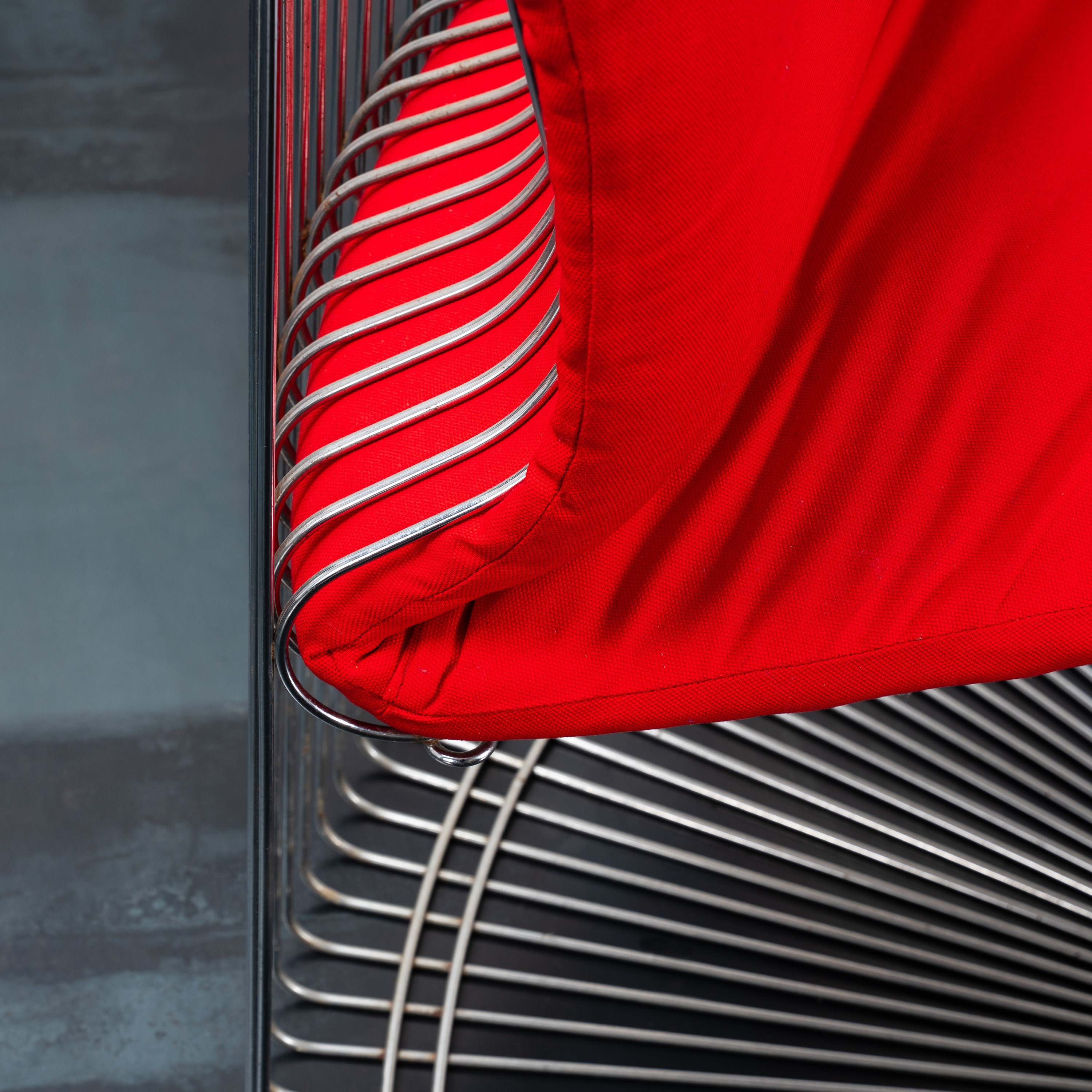 Verner Panton - Tavolo e set di sei sedie "Pantonova"