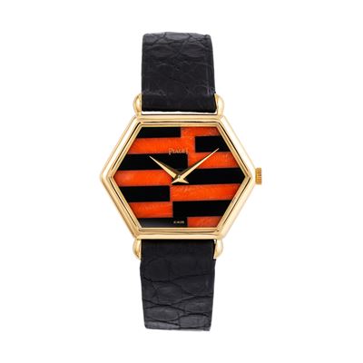 Orologio da polso a carica manuale in oro giallo 18 kt con quadrante in corallo e onice