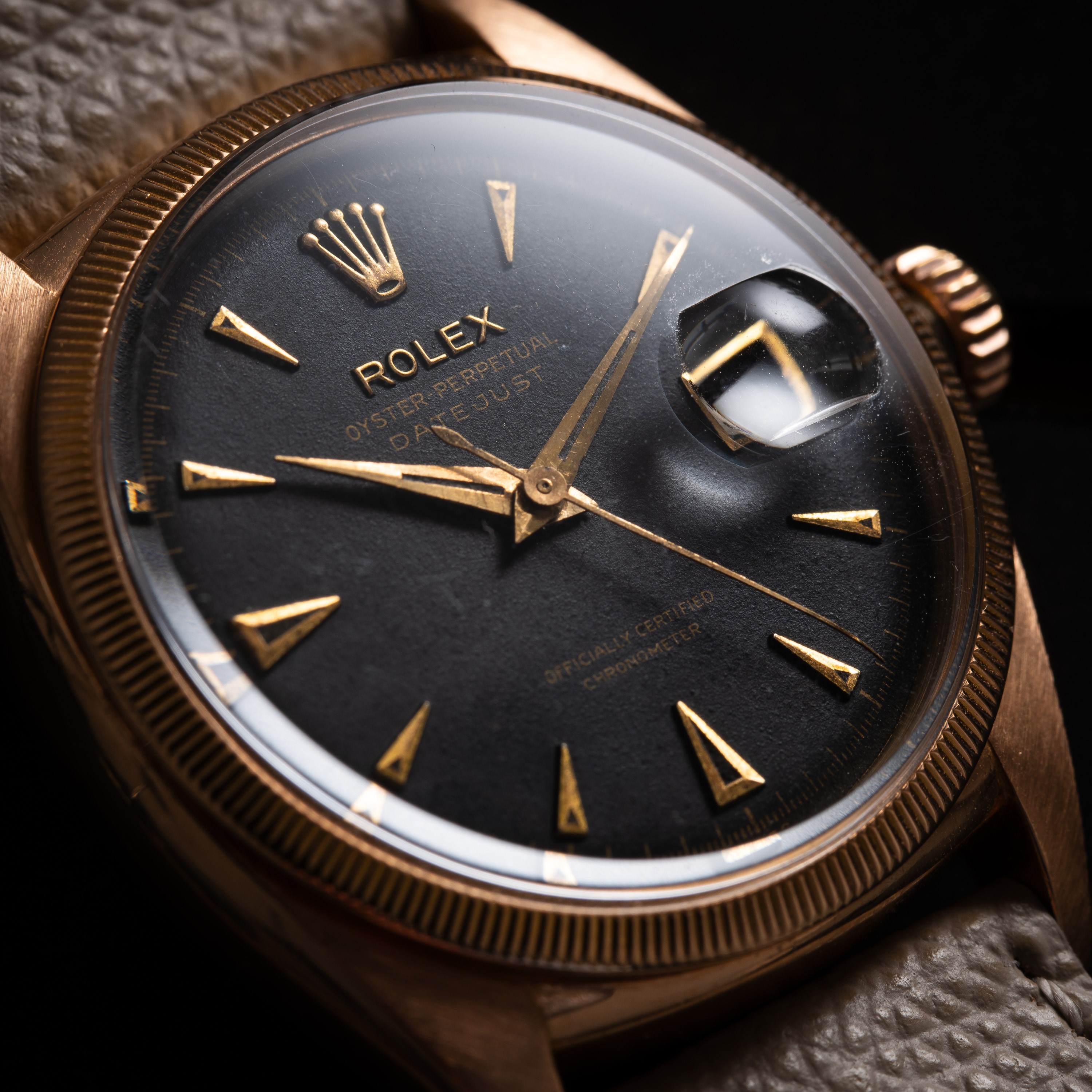Rolex - Datejust “Ovettone” 6305 1, orologio solo tempo in oro rosa 18 kt con quadrante nero e da...
