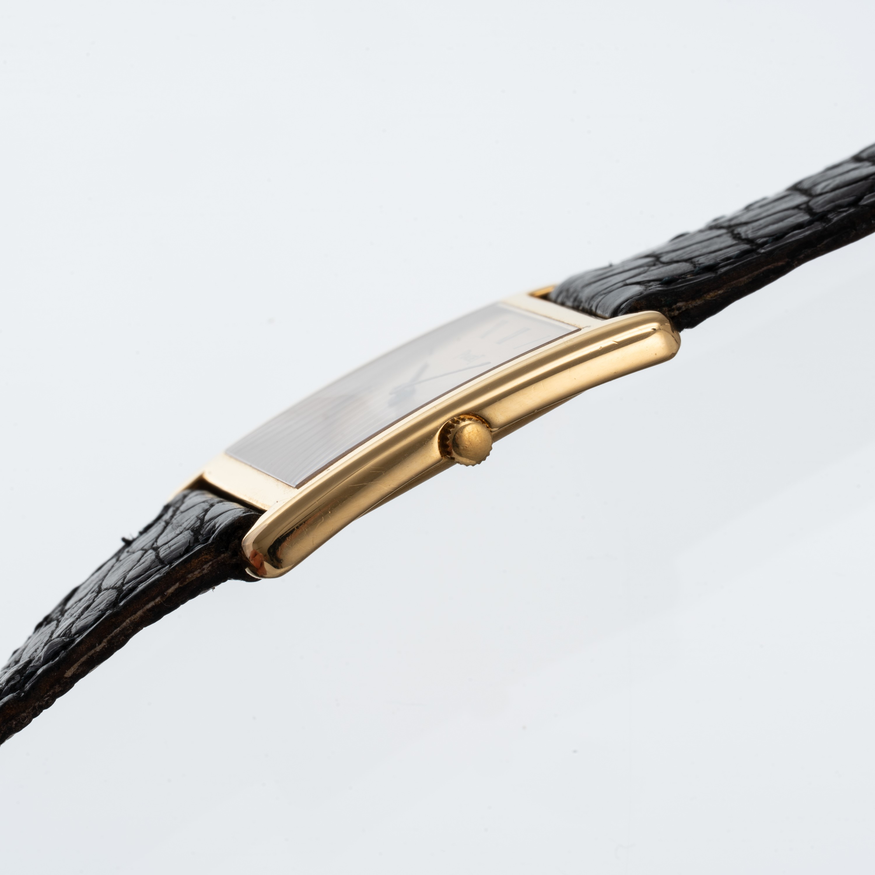Piaget - Tank 232, orologio solo tempo a carica manuale in oro giallo 18 kt