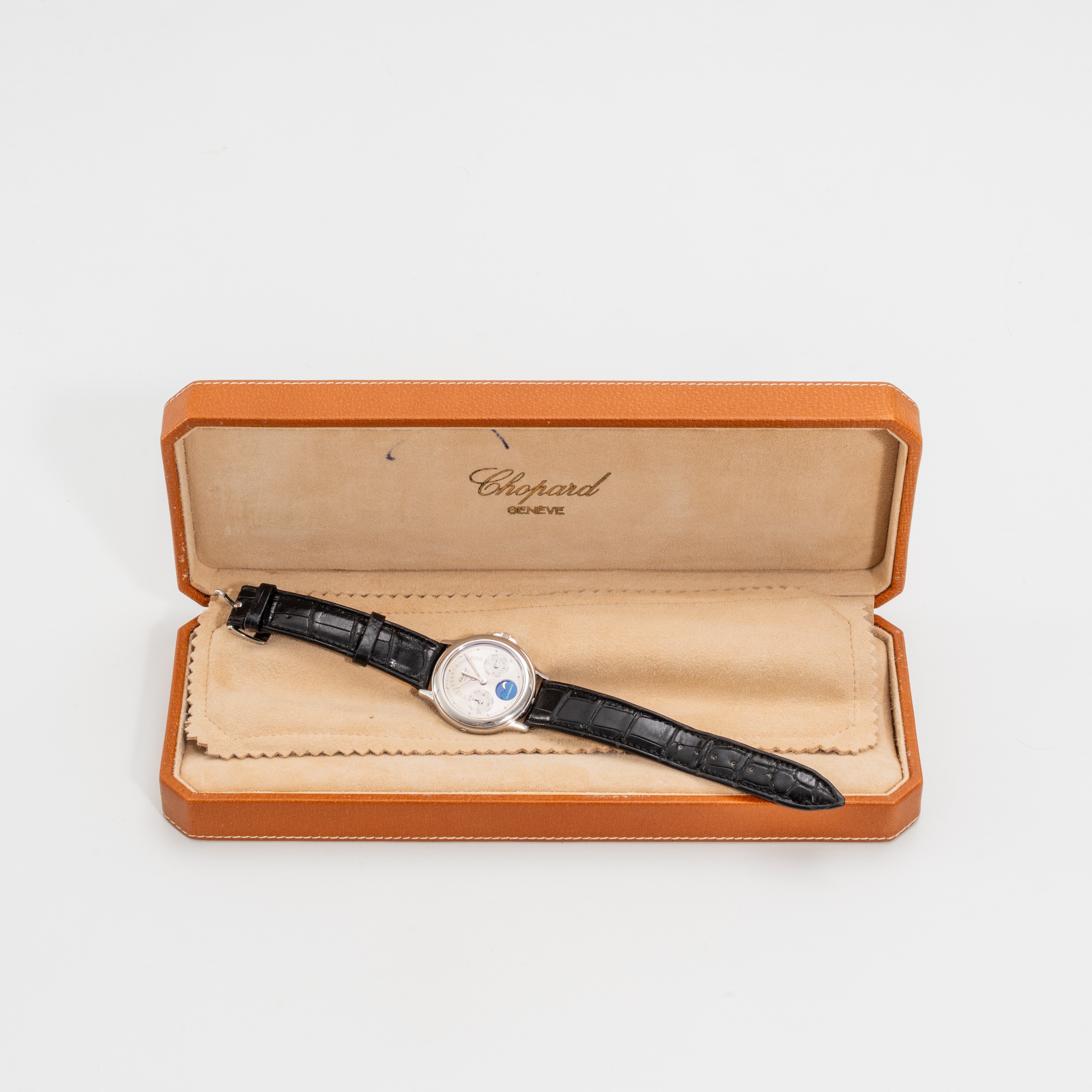 Chopard - Luna d’Oro 338296 — calendario perpetuo in platino con fasi lunari e datario retrogrado