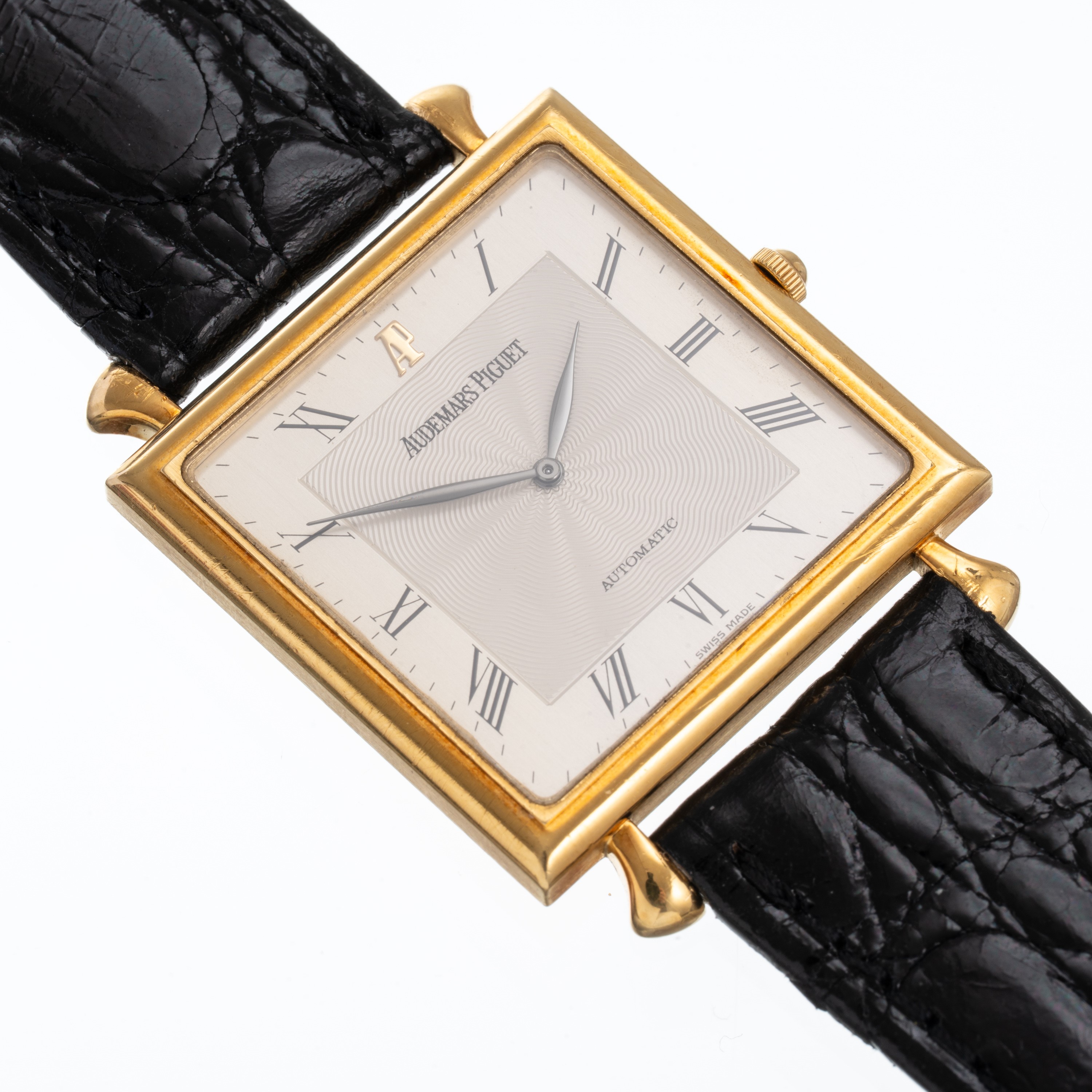Audemars Piguet - Orologio solo tempo automatico in oro giallo 18kt con quadrante bianco bitonale...