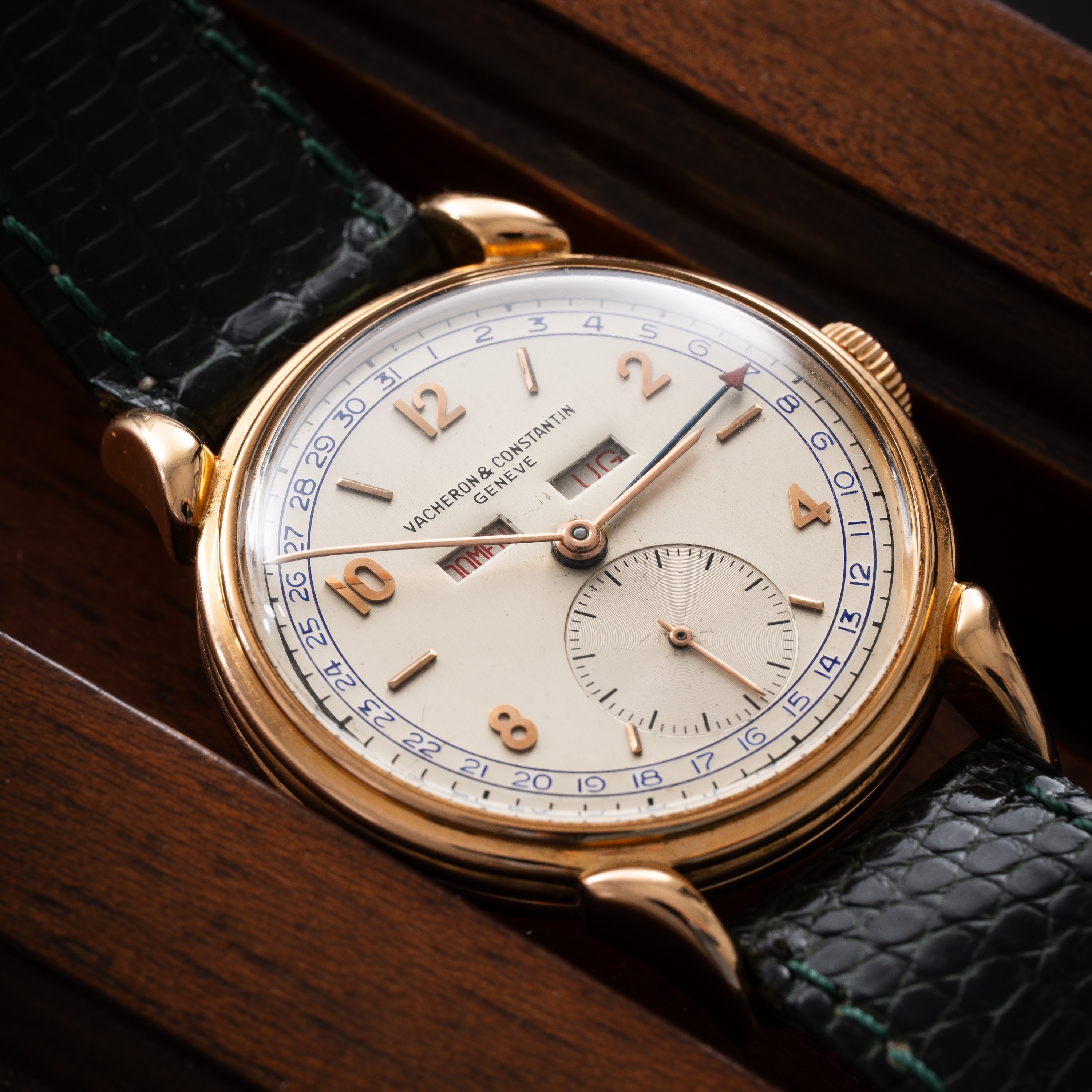 Vacheron Constantin - Calendar 4240, orologio da polso in oro rosa 18 kt a carica manuale con tri...