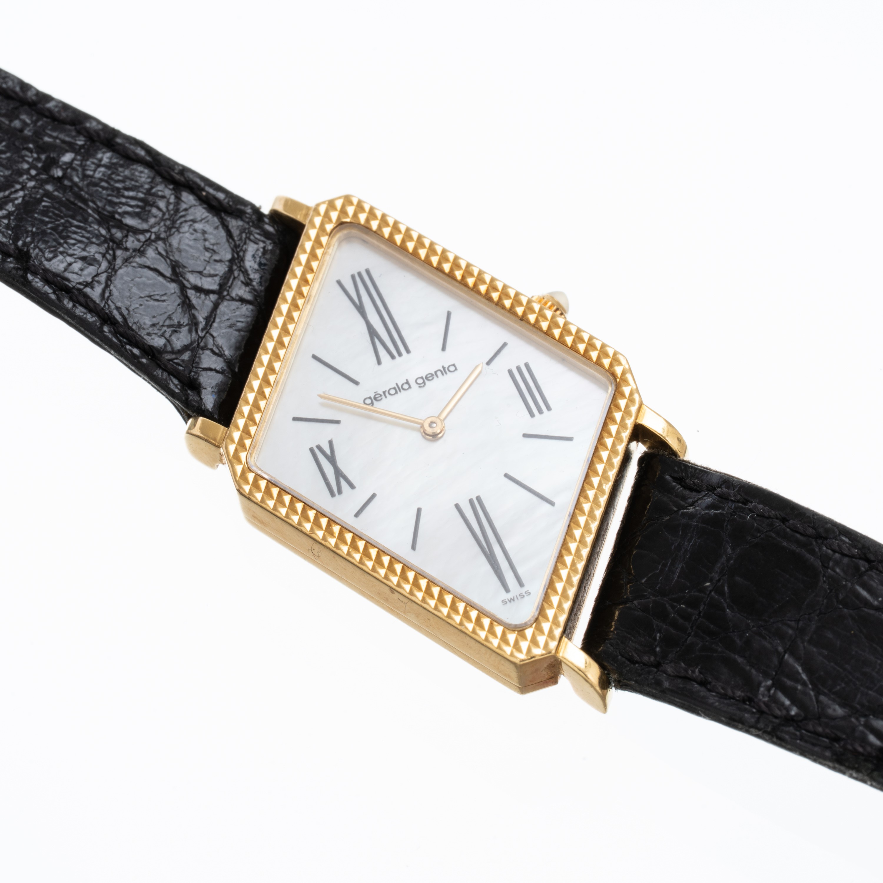 Gerald Genta - Asimmetrico — Orologio solo tempo a carica manuale in oro giallo 18 kt con quadran...