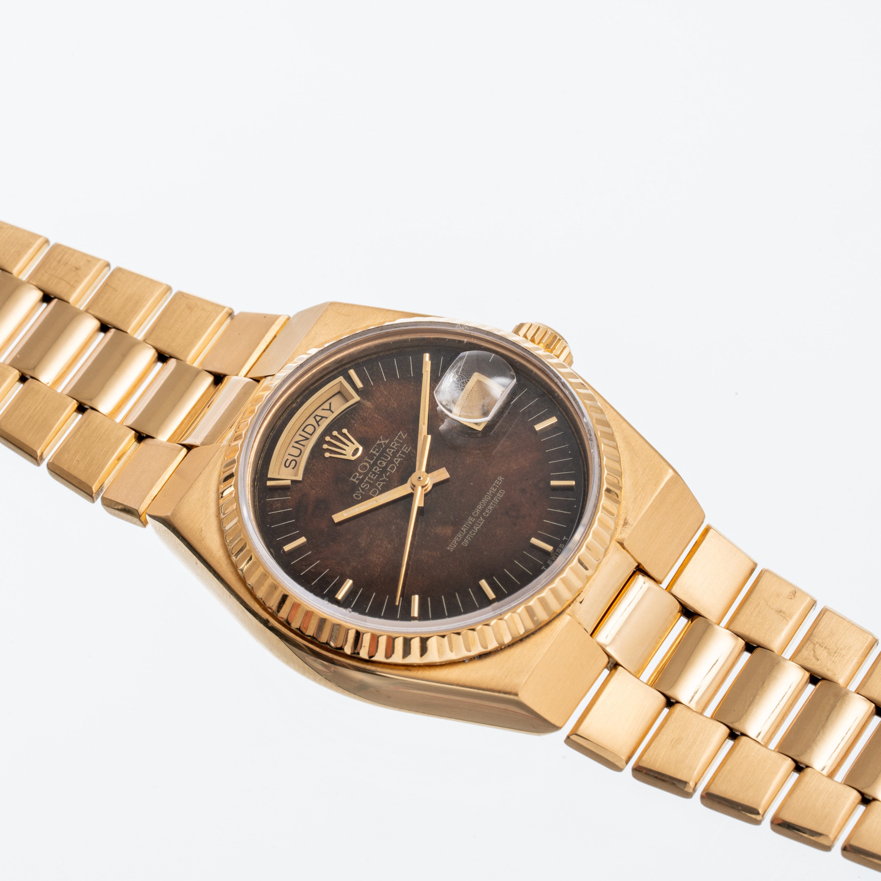 Rolex - Day-Date Oysterquartz 19018, orologio al quarzo in oro giallo 18 kt con quadrante in radi...