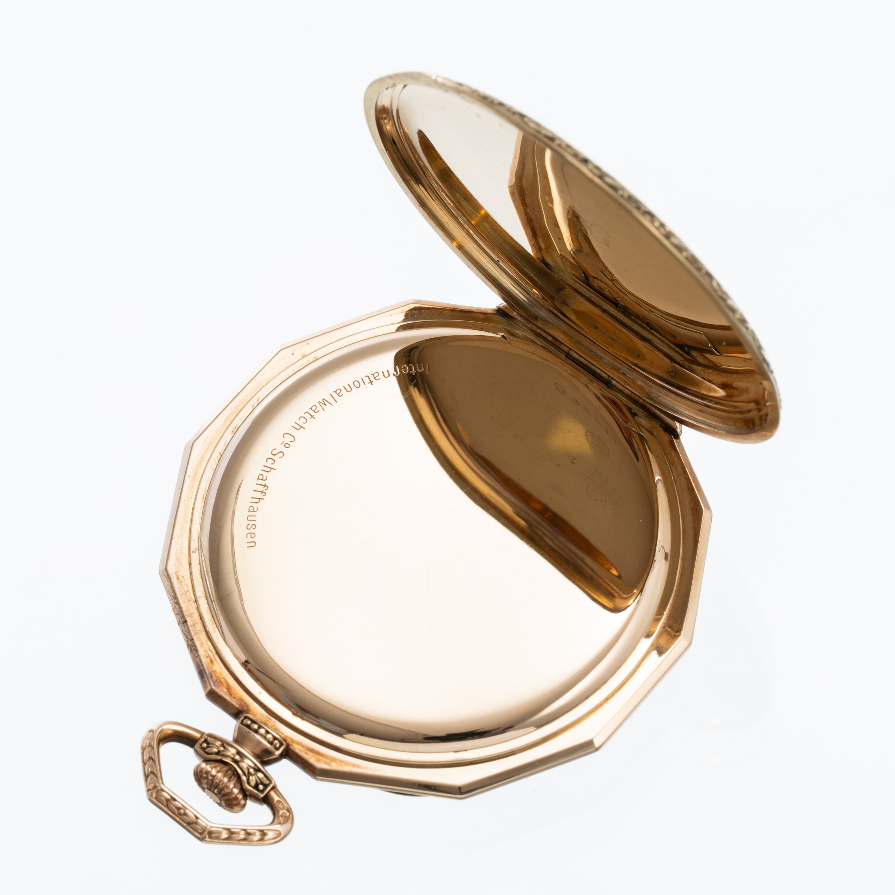 Iwc - Orologio da tasca in oro giallo 14kt con quadrante bianco e carica manuale (anni 1920-1930)