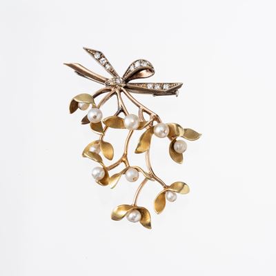 Spilla in oro giallo 18 kt con perle e diamanti taglio brillante