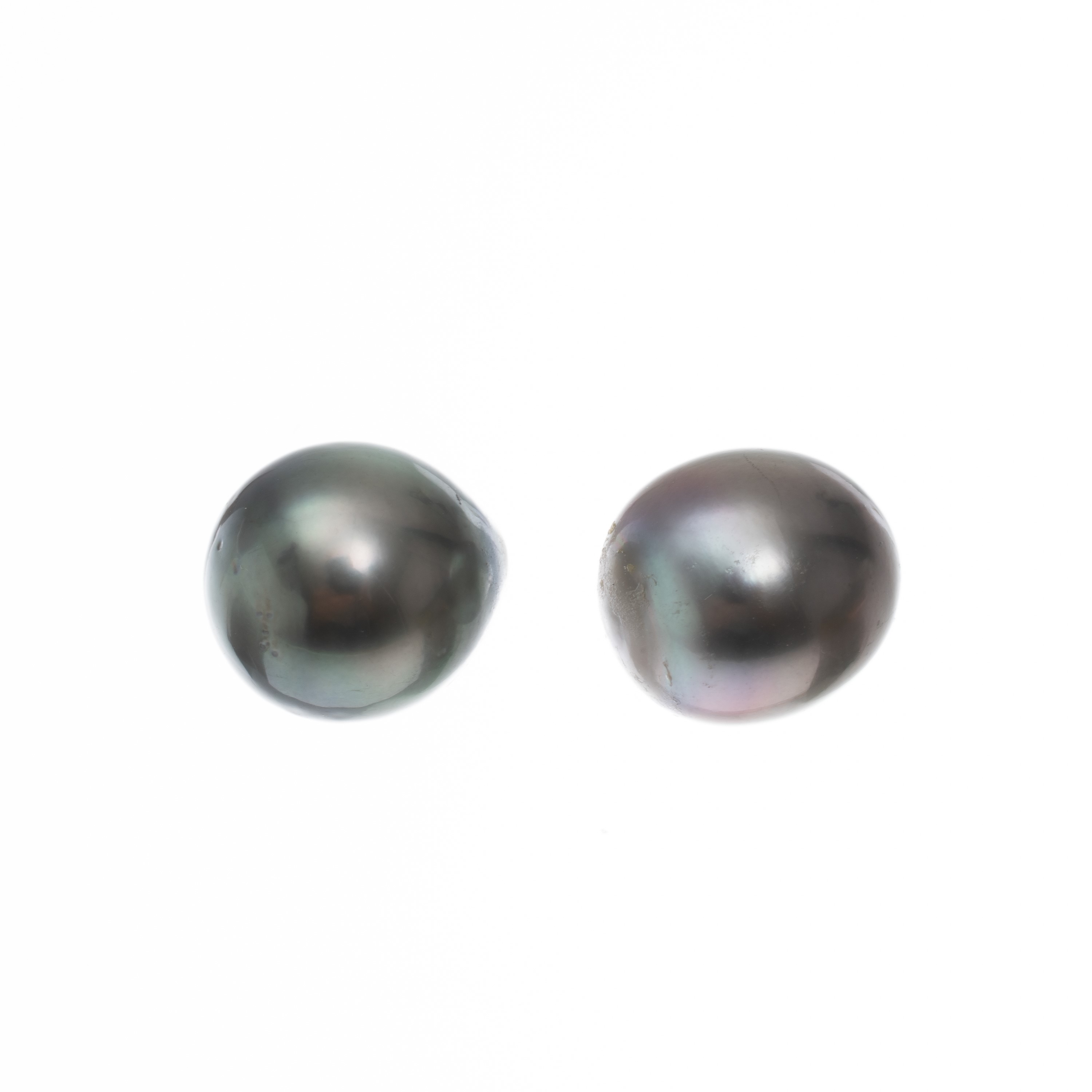 Perle della Polinesia francese, perle Thaiti non forate (13 x 15 mm)