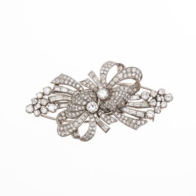 Spilla a doppia clip in platino con diamanti taglio brillante e baguettes