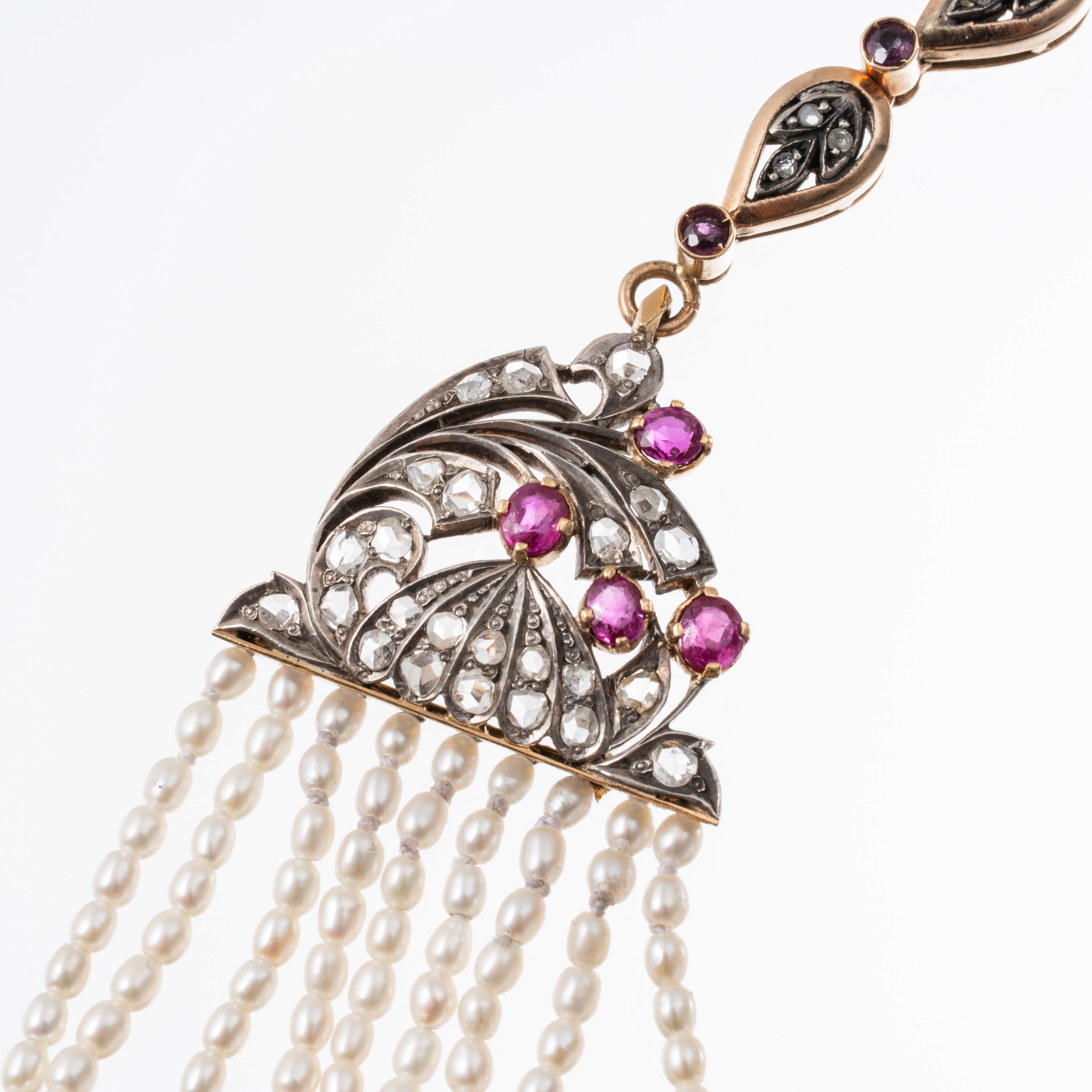 Black, Starr & Frost - Collana vittoriana in oro giallo 18 kt, argento, diamanti, rubini e perle ...
