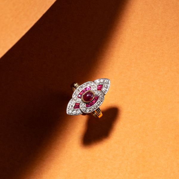 TIFFANY &amp; CO - TIFFANY & CO - ANELLO  IN ORO GIALLO 18 KT E PLATINO, RUBINI E DIAMANTI TAGLIO BRILLANTE CON INCISIONE 'TIFFANY PARIS'