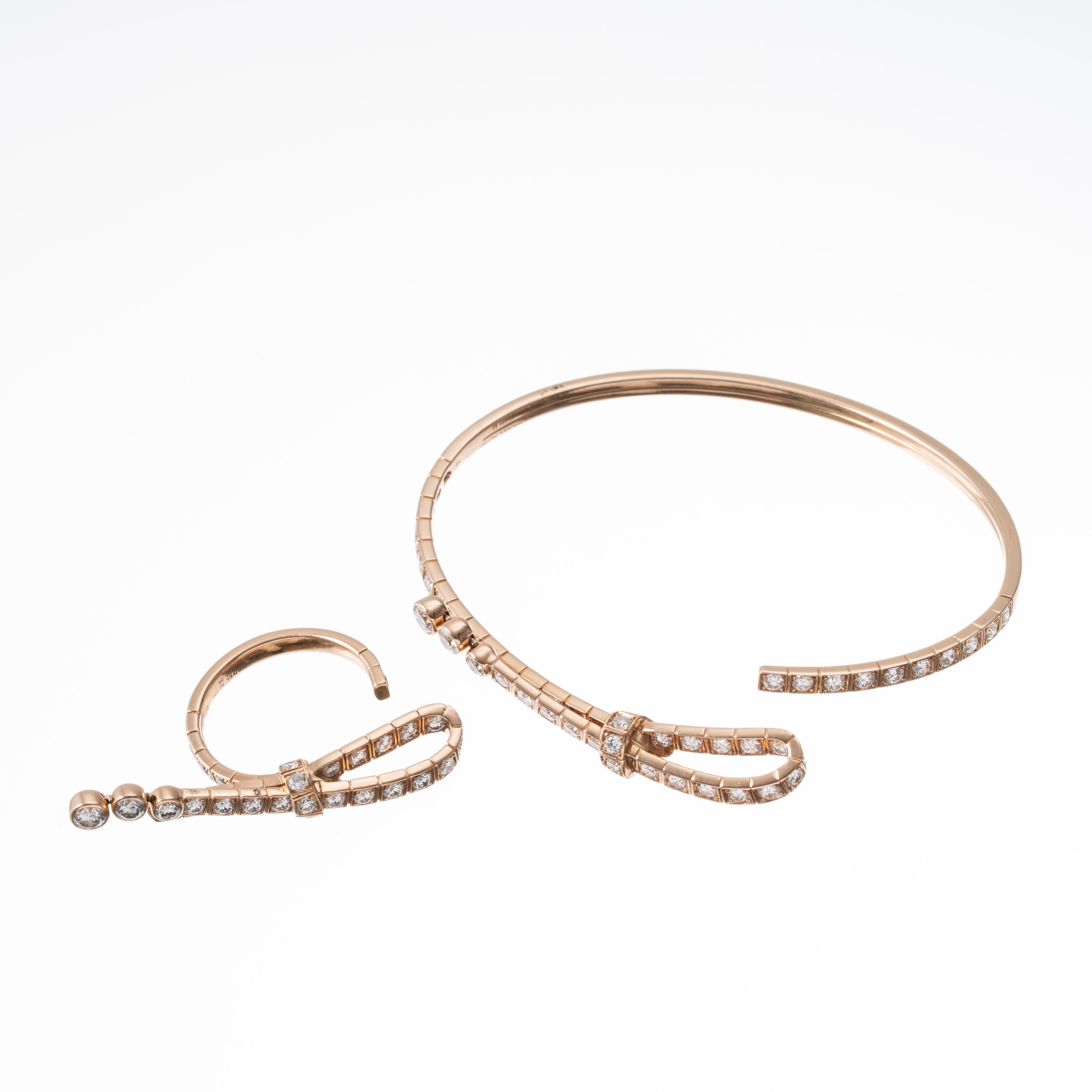 Chanel - Parure “Ruban” in oro beige 18 kt con diamanti