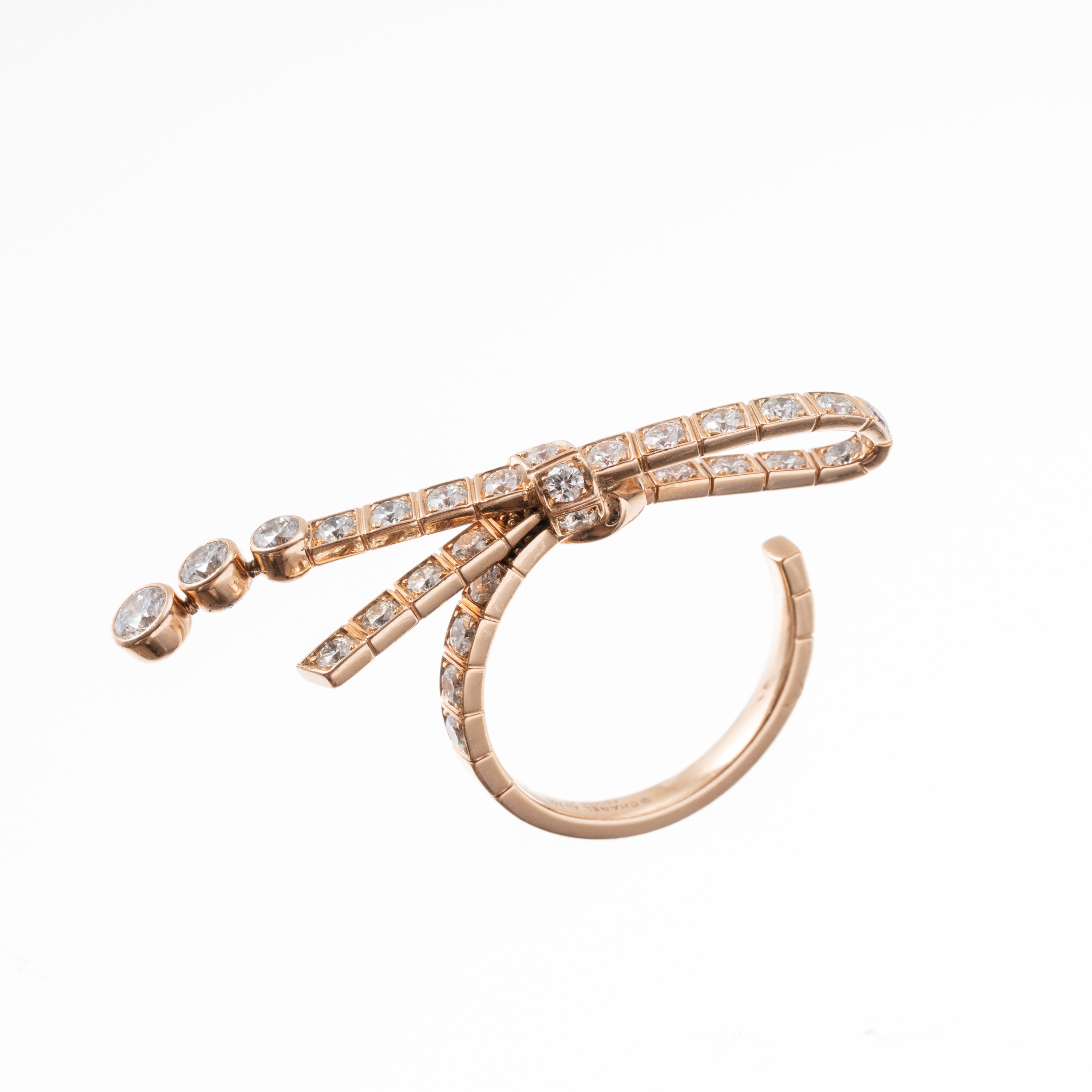 Chanel - Parure “Ruban” in oro beige 18 kt con diamanti