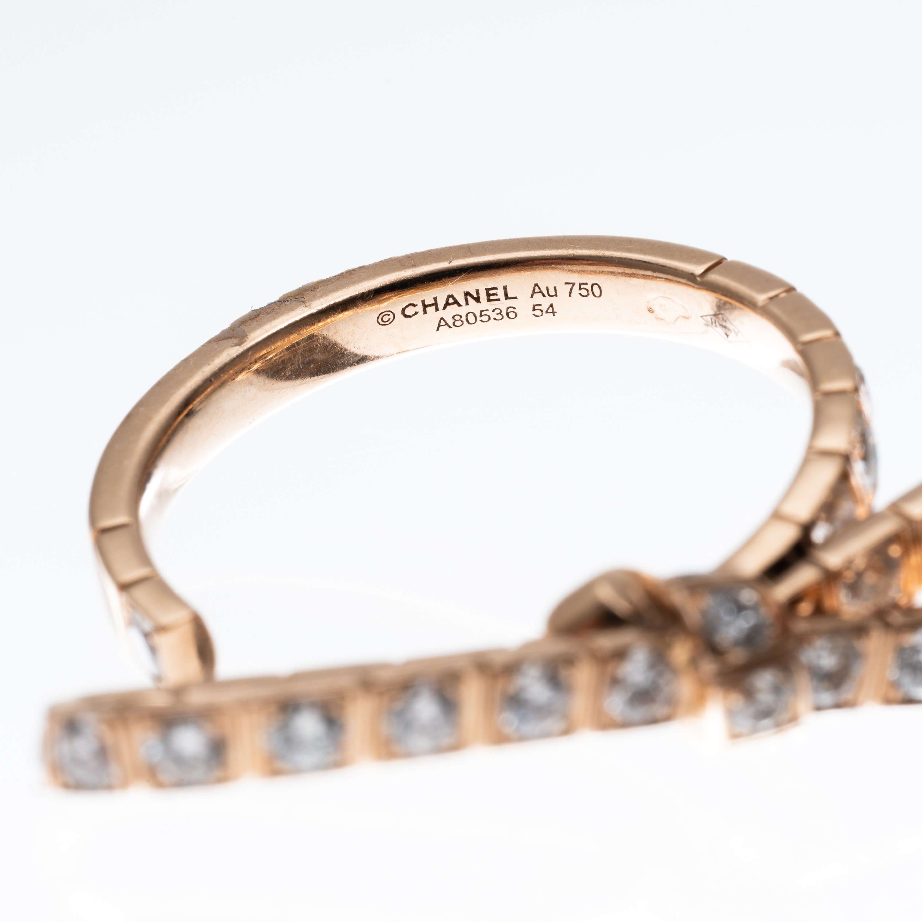 Chanel - Parure “Ruban” in oro beige 18 kt con diamanti