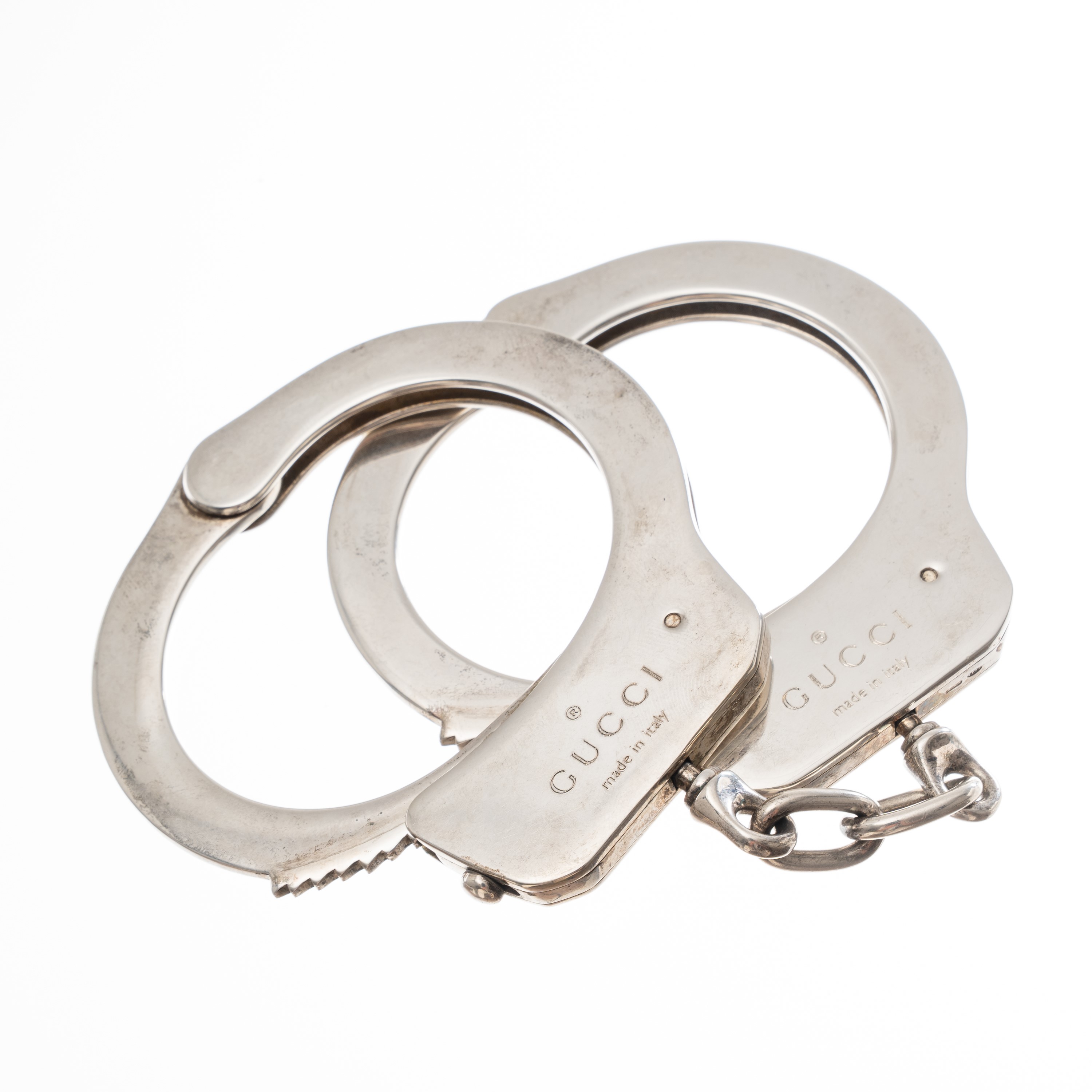 Gucci - Bracciale manette in argento 925 con logo e numero di serie
