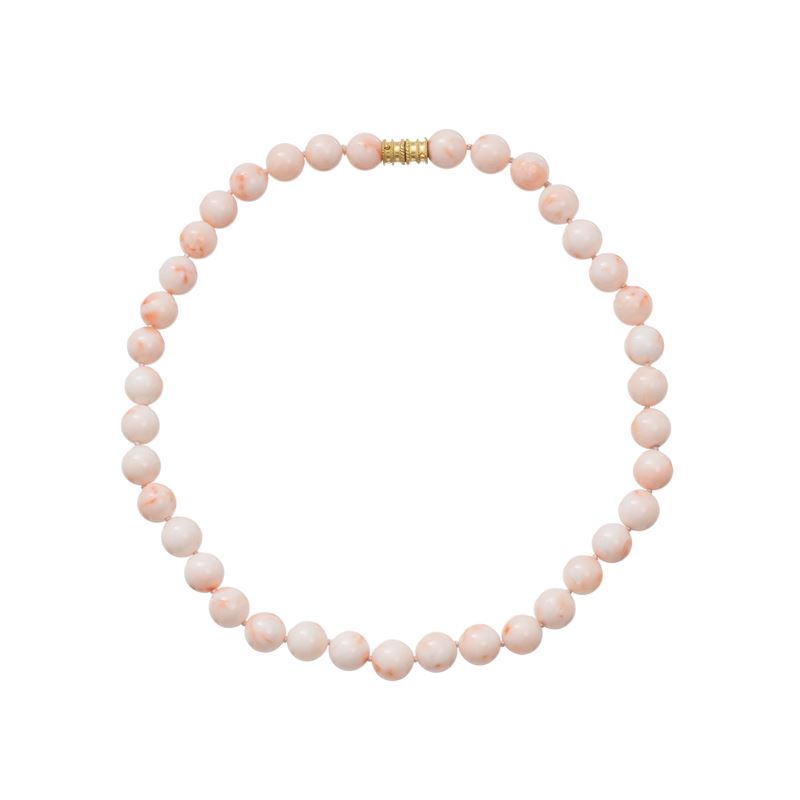 Collana in corallo rosa con chiusura in oro giallo 18 kt