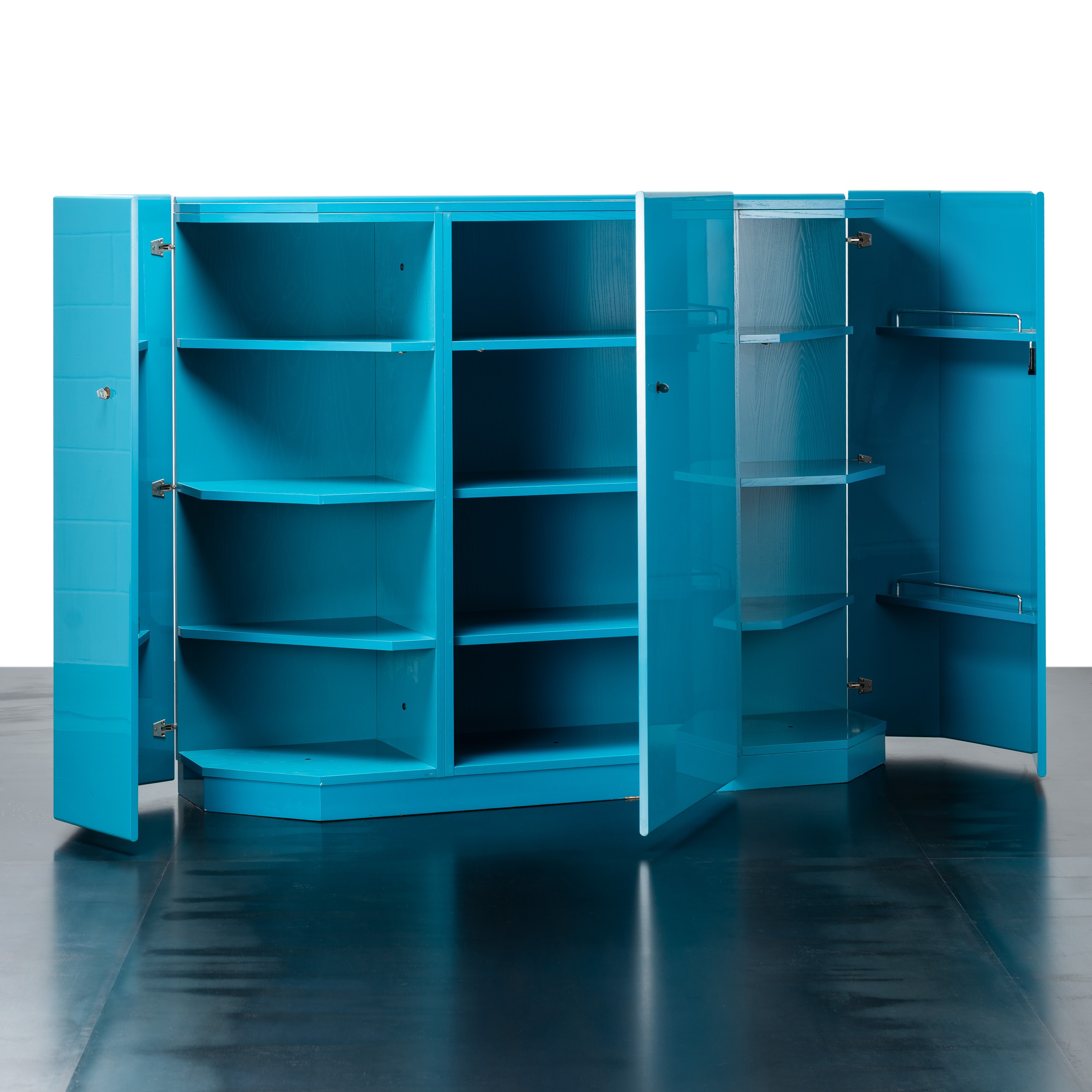 Kazuhide Takahama - Credenza “Bramante” (disegno del 1975)