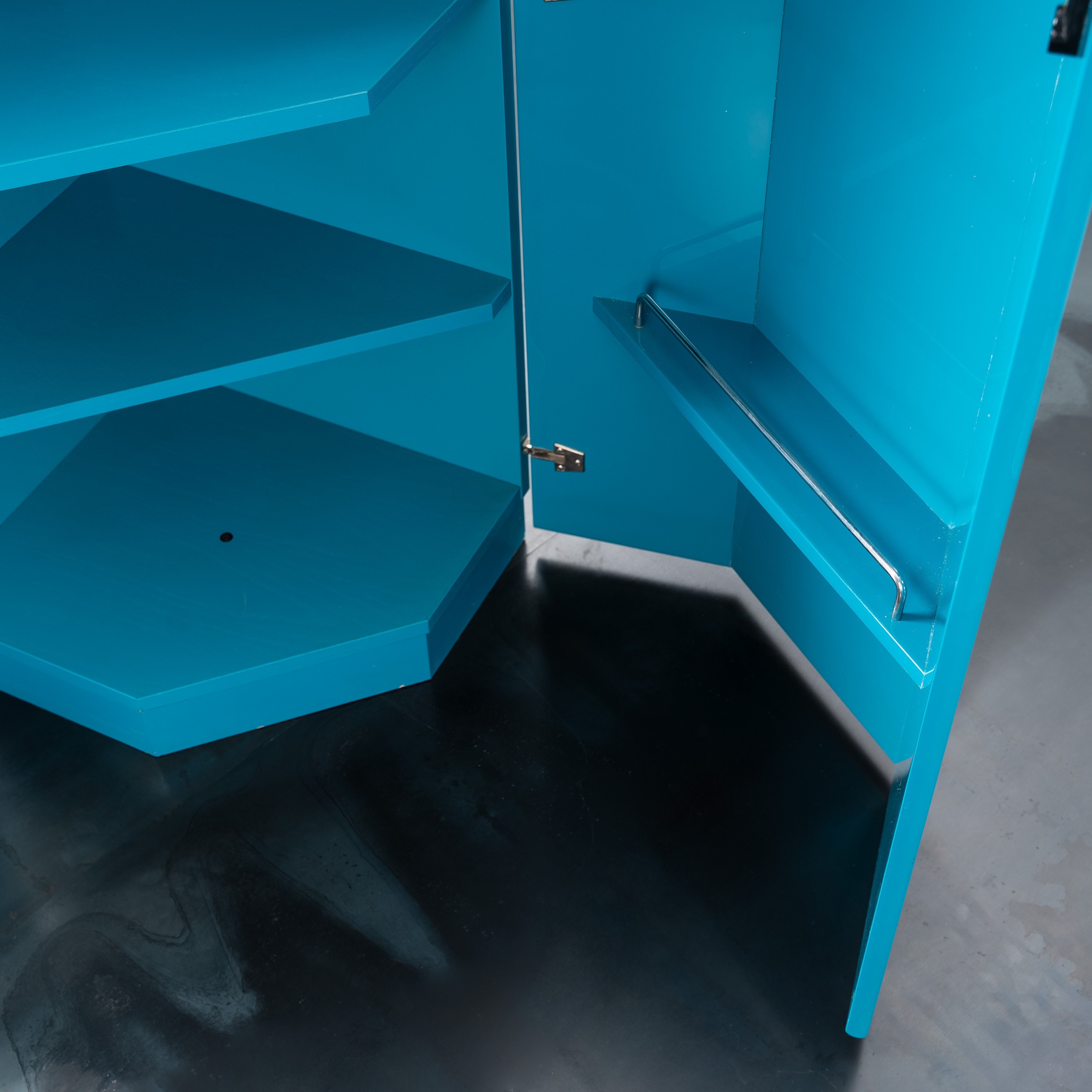 Kazuhide Takahama - Credenza “Bramante” (disegno del 1975)