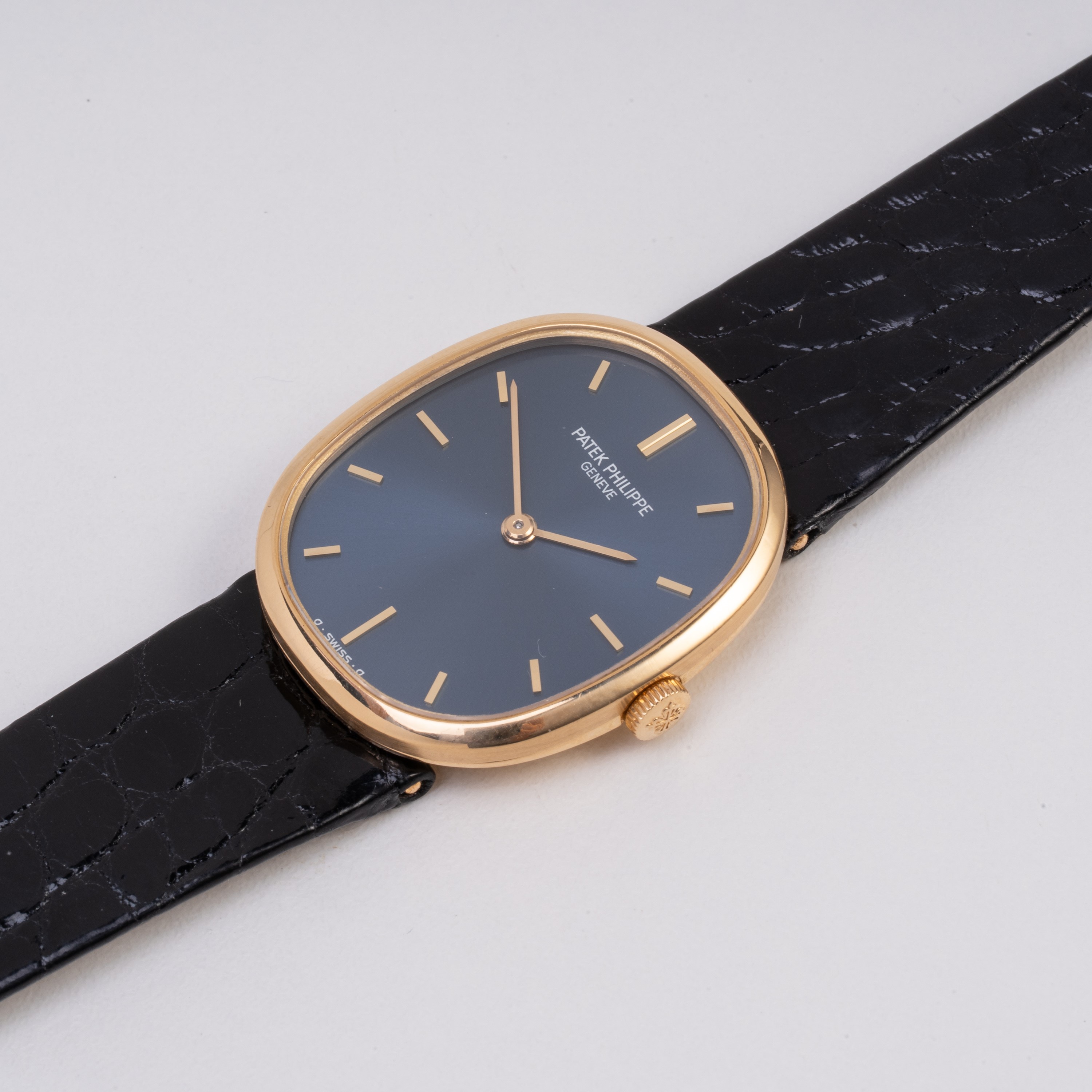 Patek Philippe - Ellipse, orologio da polso solo tempo a carica manuale in oro giallo 18 kt con q...