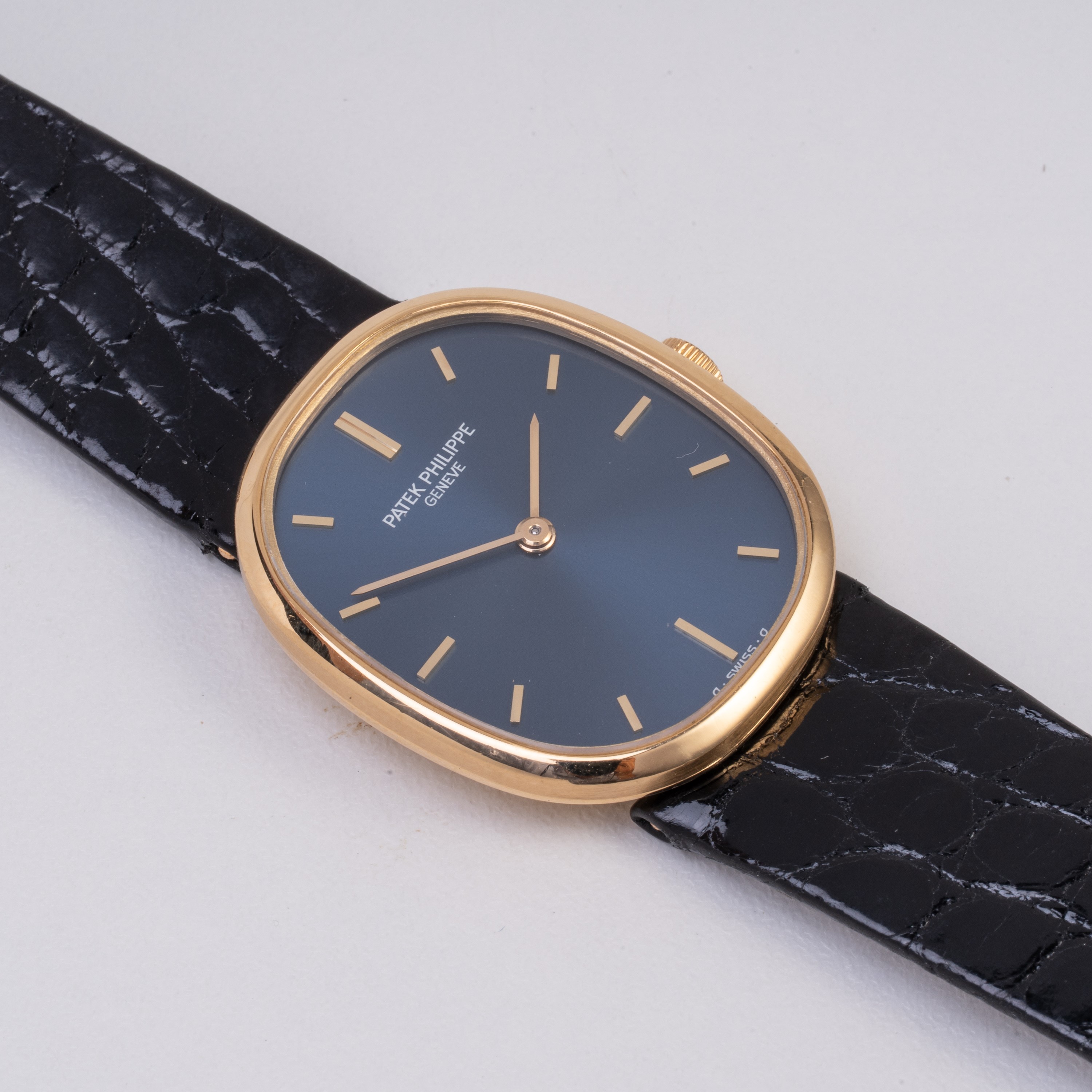 Patek Philippe - Ellipse, orologio da polso solo tempo a carica manuale in oro giallo 18 kt con q...