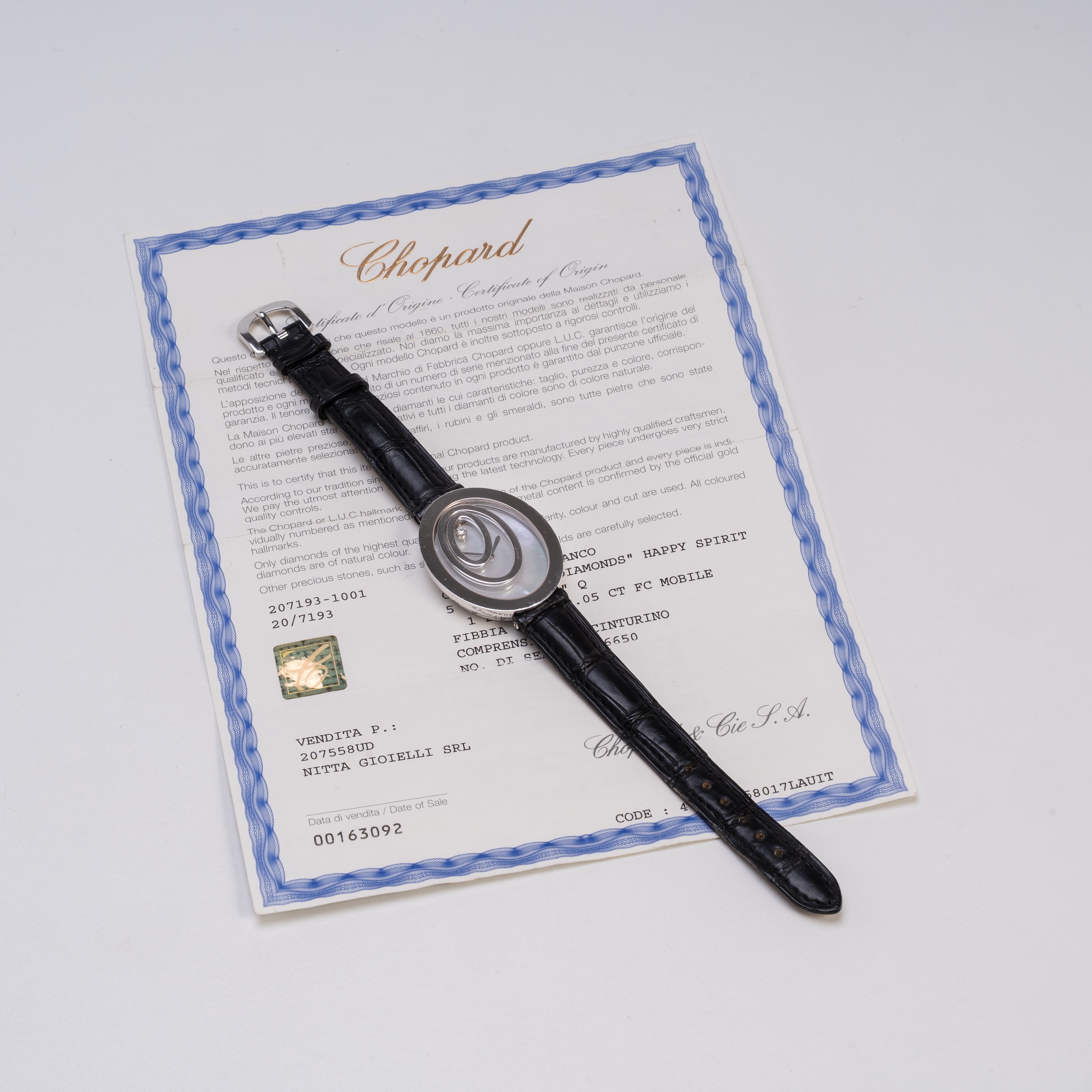 Chopard - Happy Spirit, orologio solo tempo al quarzo in oro bianco 18 kt con quadrante in madrep...