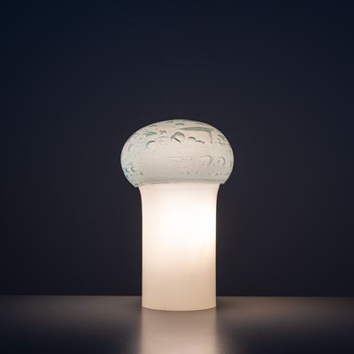 Atribuito a Vistosi, Lampada da tavolo in vetro opalino e vetro colorato