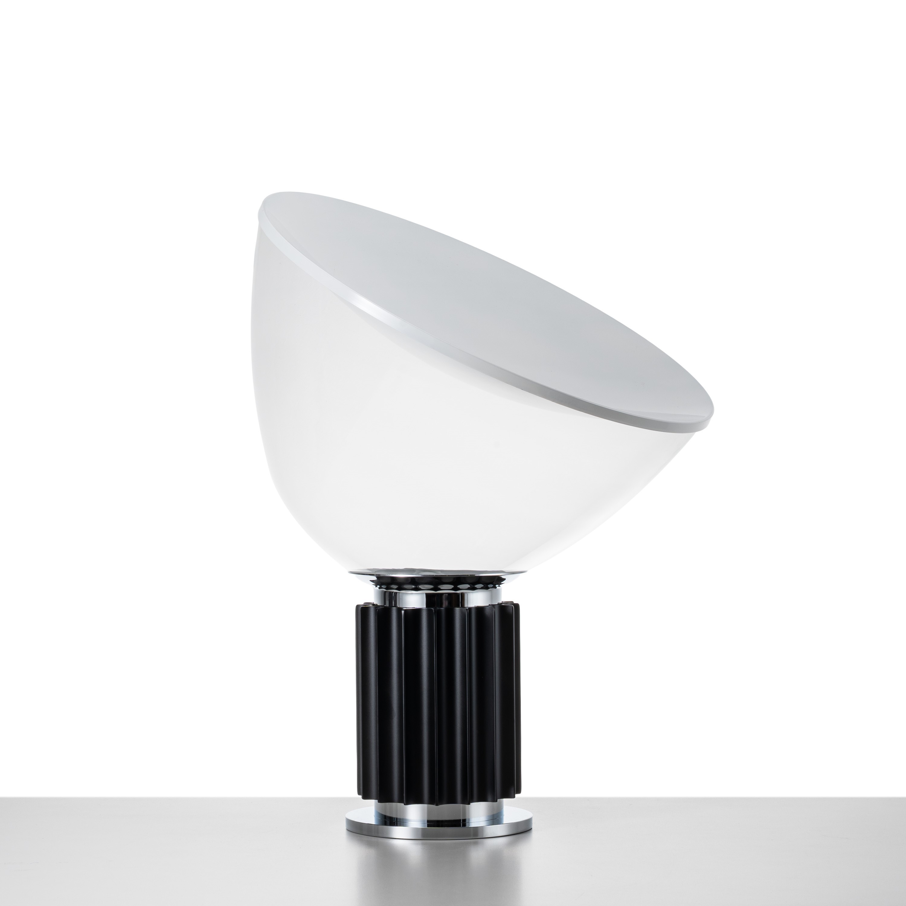 Achille e Pier Giacomo Castiglioni - Lampada da tavolo “Taccia”