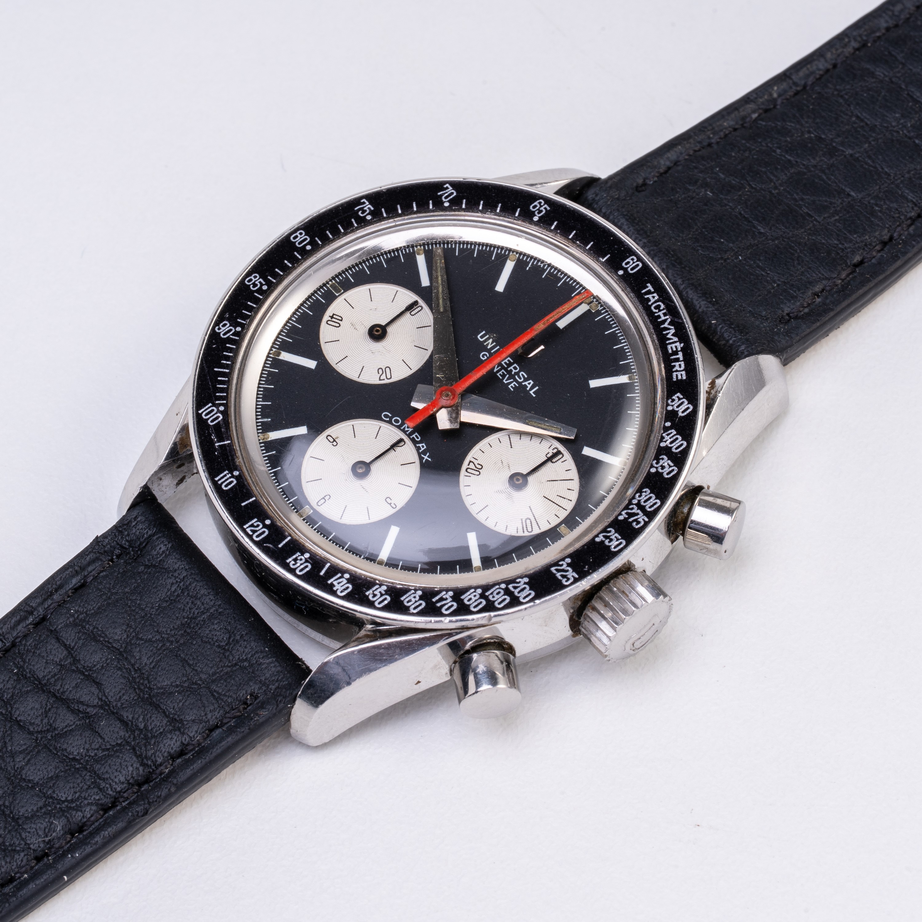 Universal Geneve - Evil Nina Rindt Compax 885103/01