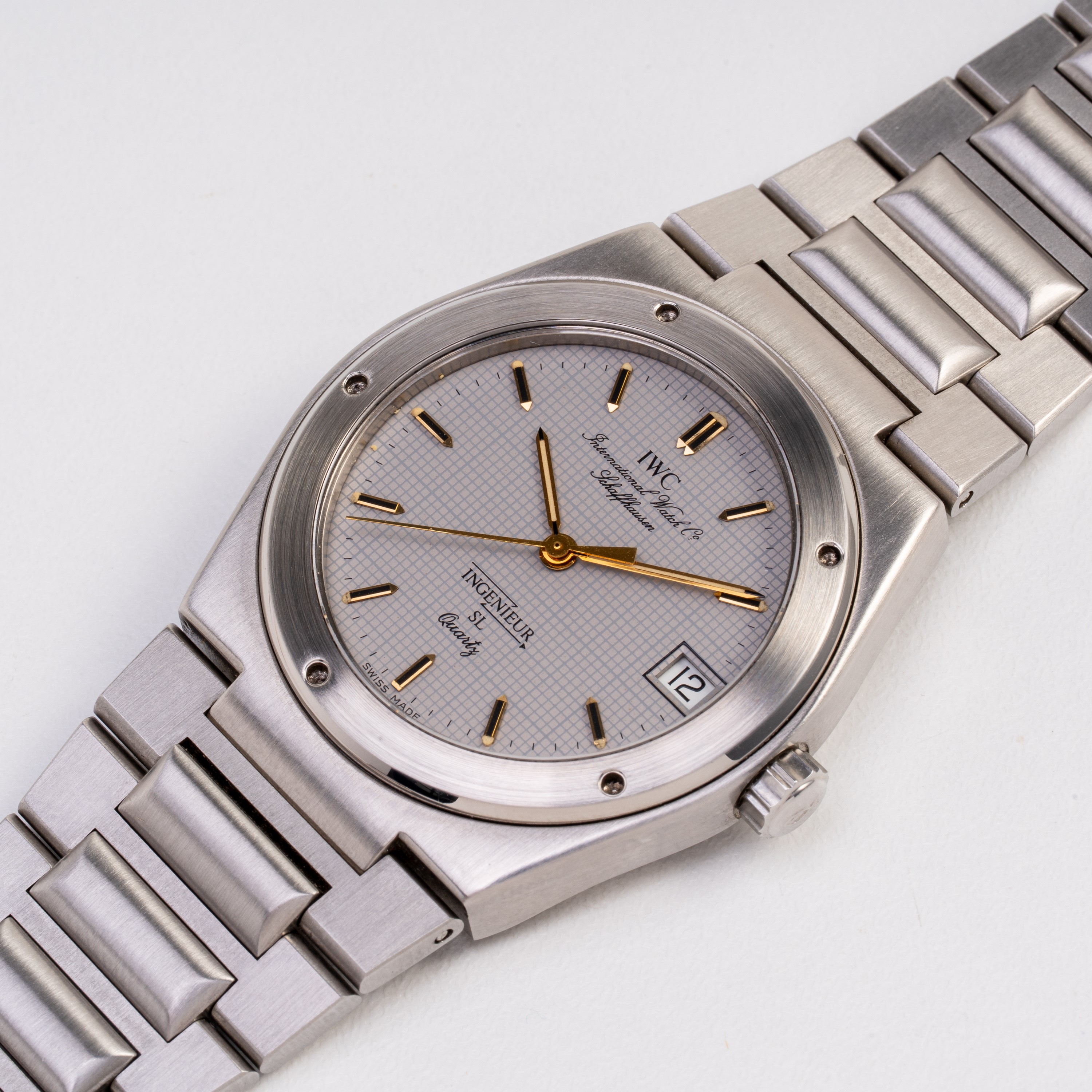 Iwc - Ingenieur 3305 — orologio solo tempo in acciaio al quarzo con quadrante grigio e datario a ...